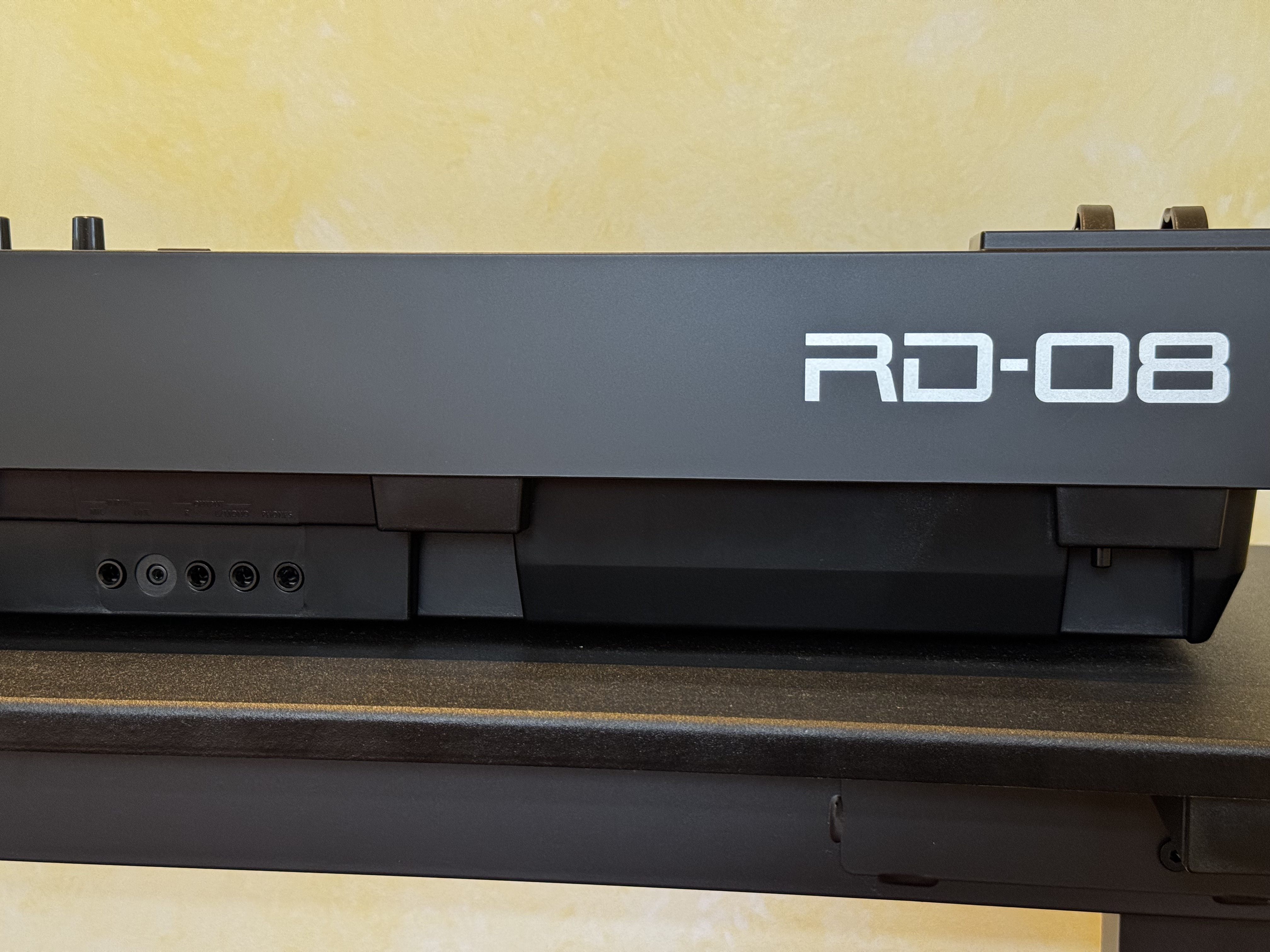 Roland RD-08 (2029)