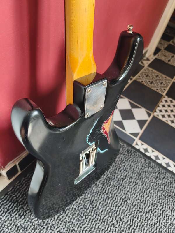 stratocaster-light-relic-5497586@2x