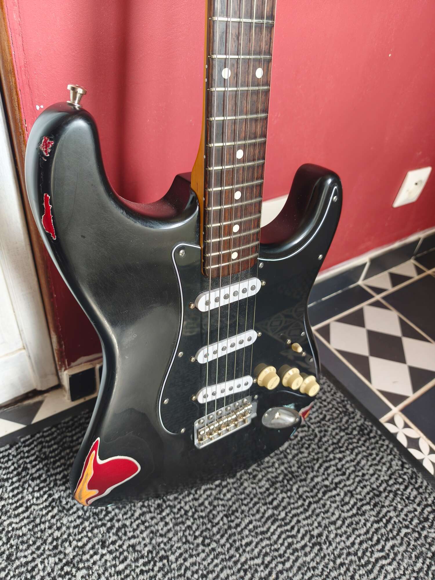 stratocaster-light-relic-5497587@2x