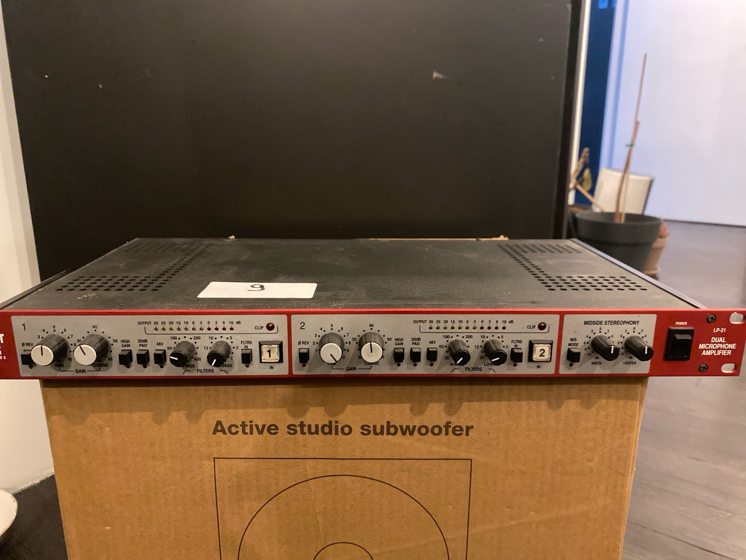LOT 9 2 préamplificateurs microphones professionnels Lafont Audio Labs LP-21