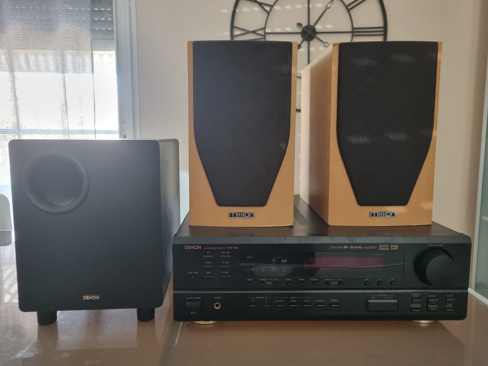 [Denon AVR-1403] Ensemble Ampli-tuner + Caisson de Basses actif Denon + Télécommande