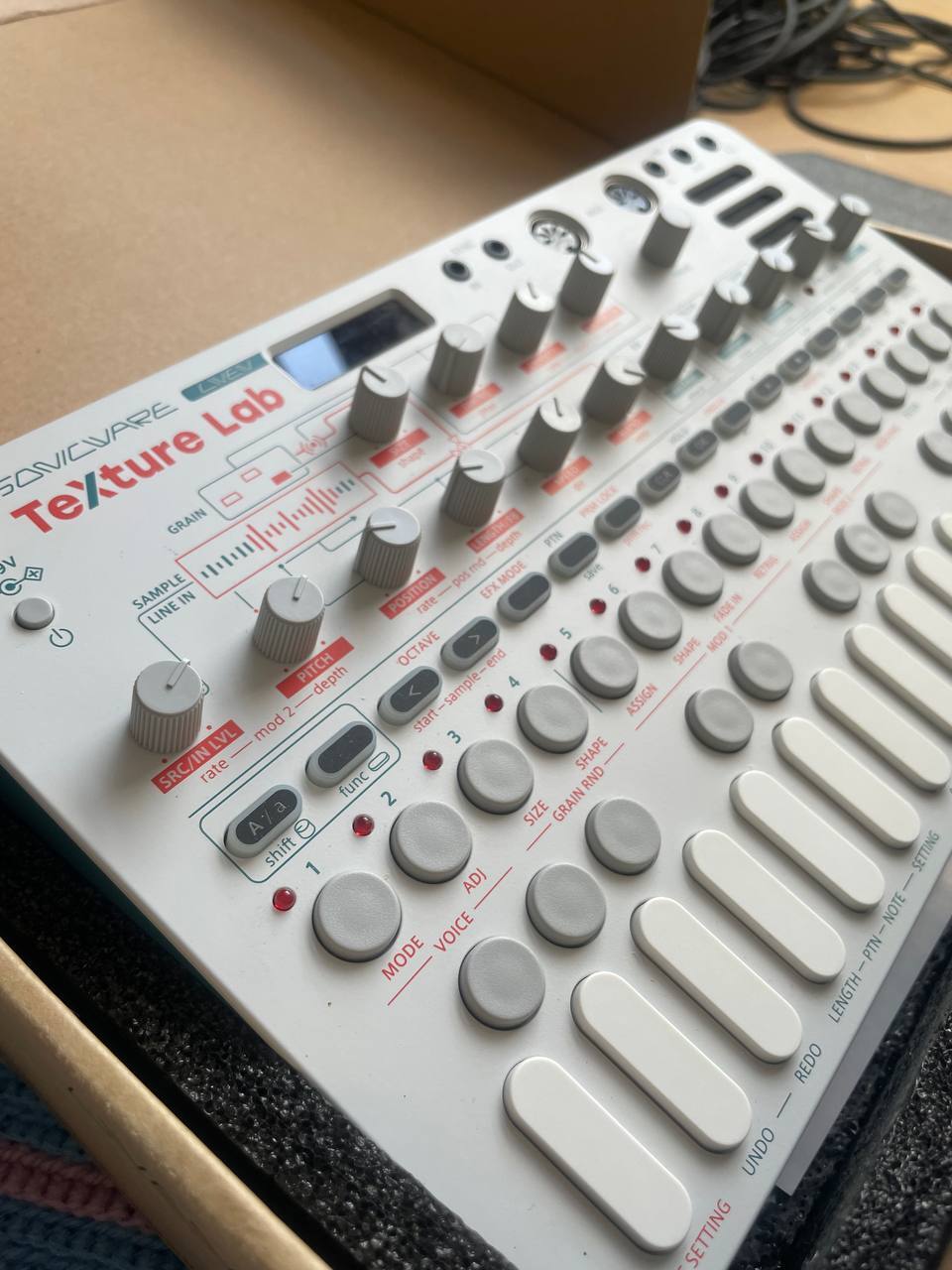 Sonicware Liven Texture Lab sampler granulaire