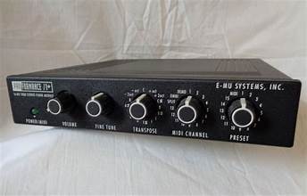 Synthétiseur piano EMU PROFORMANCE