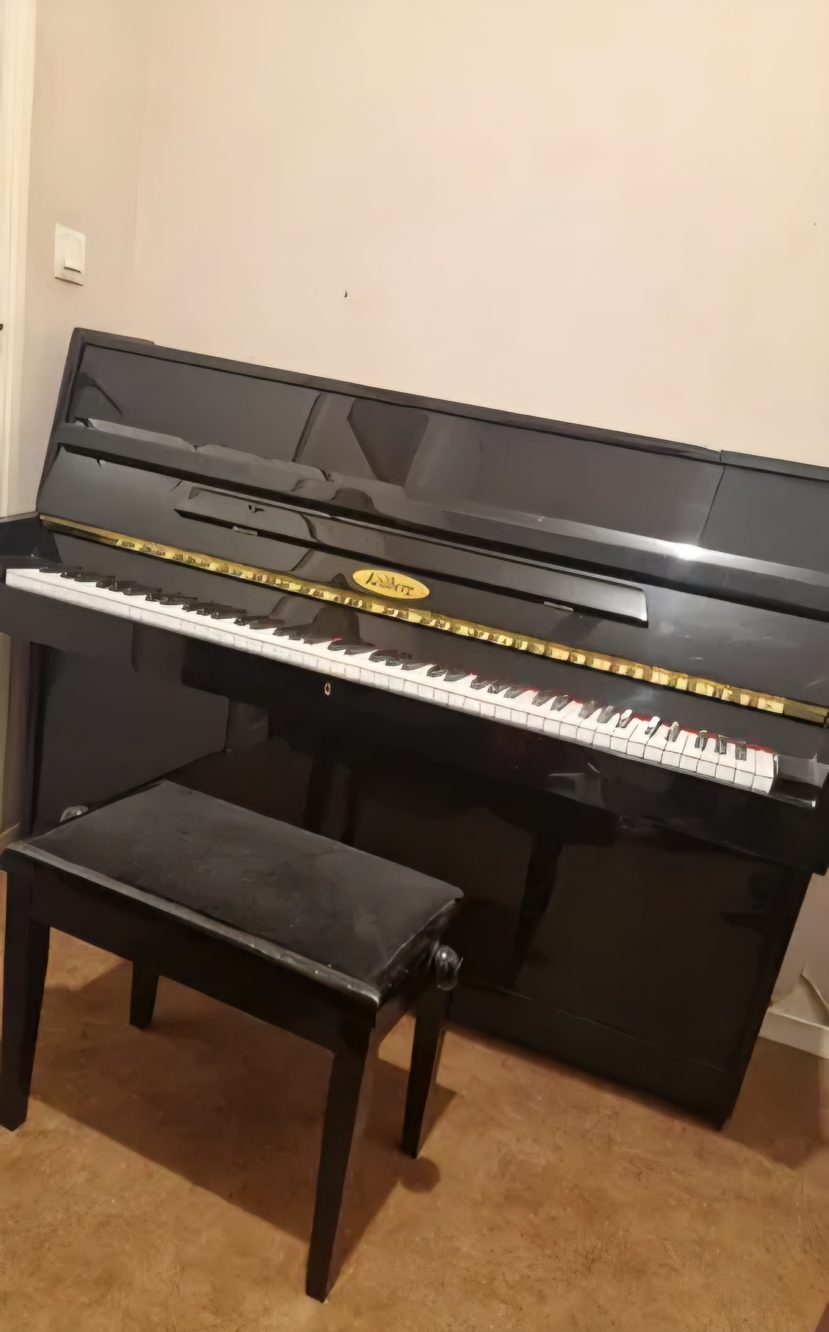Piano droit Keilberg – Noir brillant