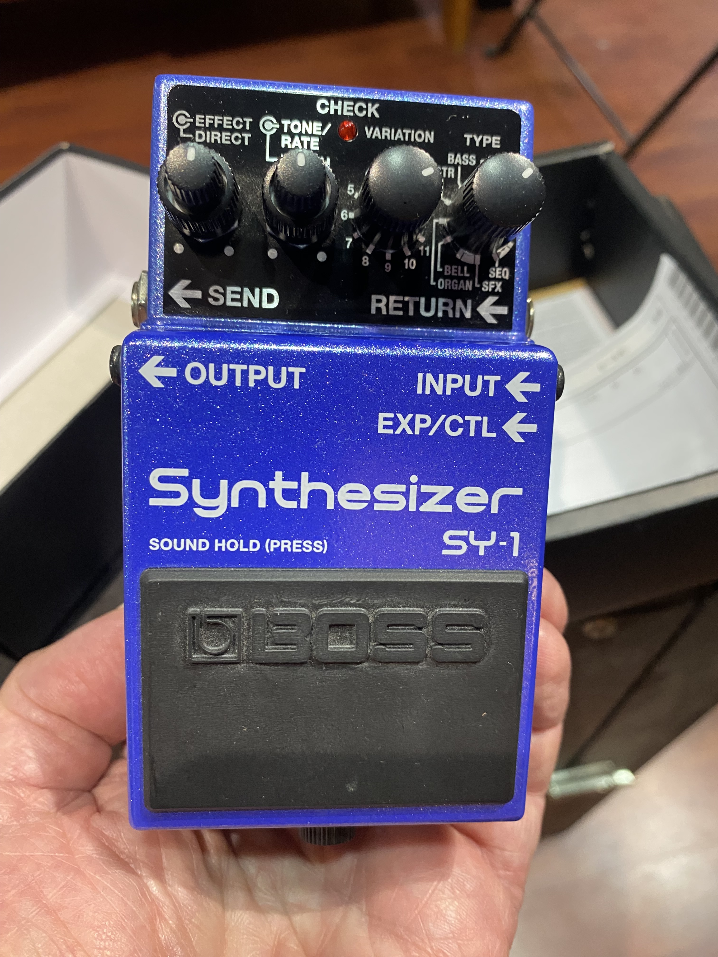 vends pédale d'effet « Boss SY-1 Synthesizer »