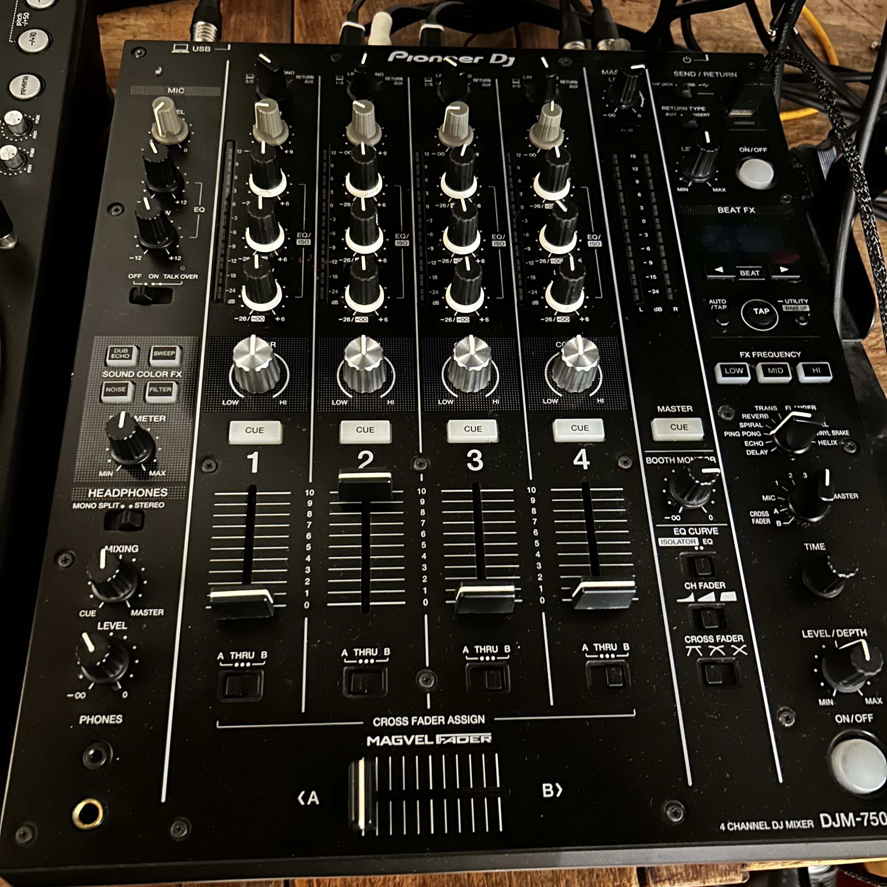 Pioneer DJM-750 MKII
