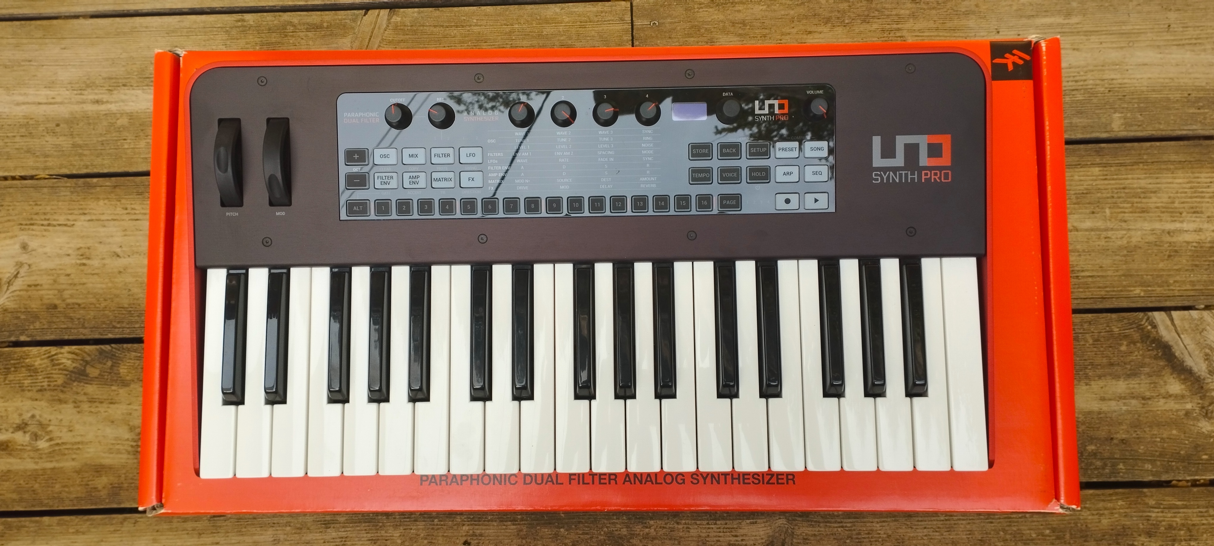 UNO SYNTH PRO Complet ss garantie