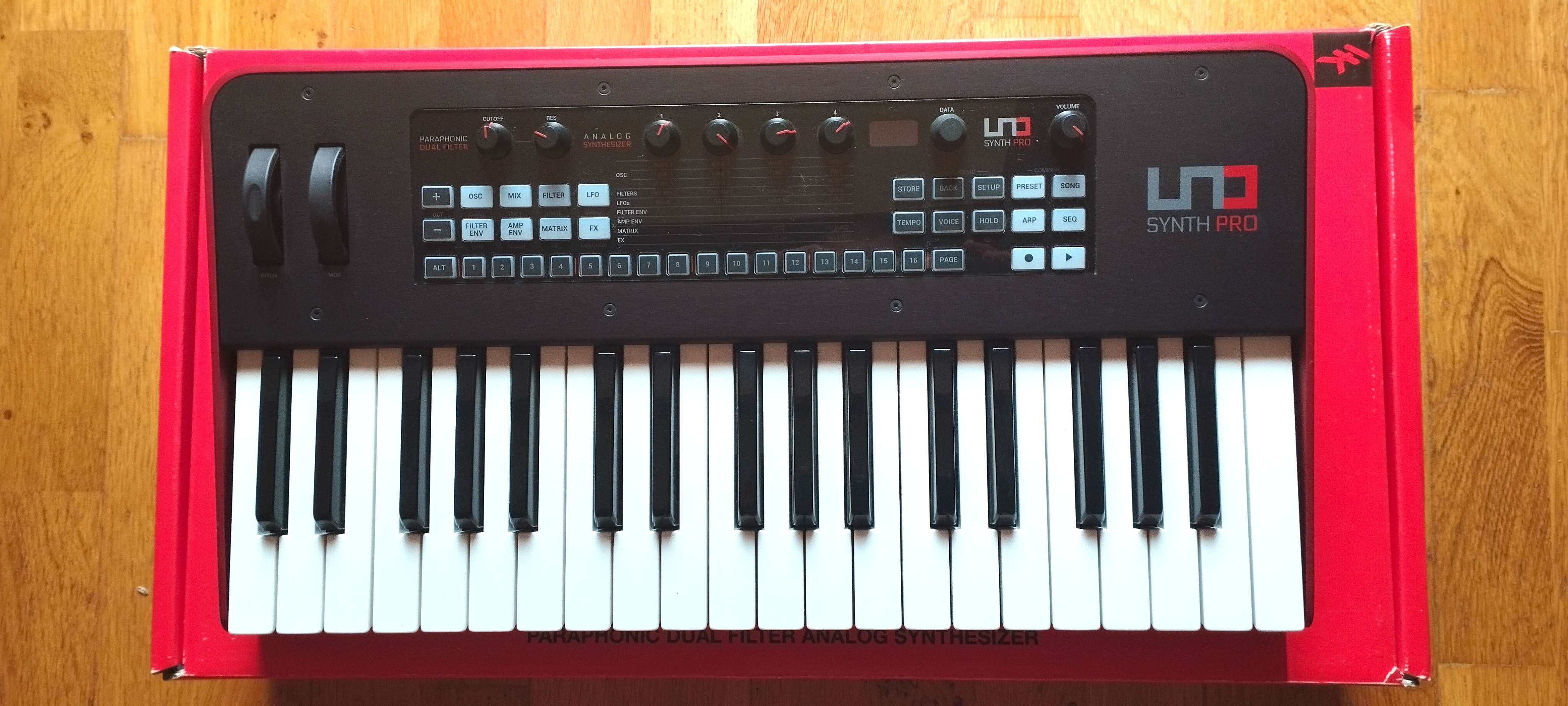IK Multimedia Uno Synth Pro (56380)