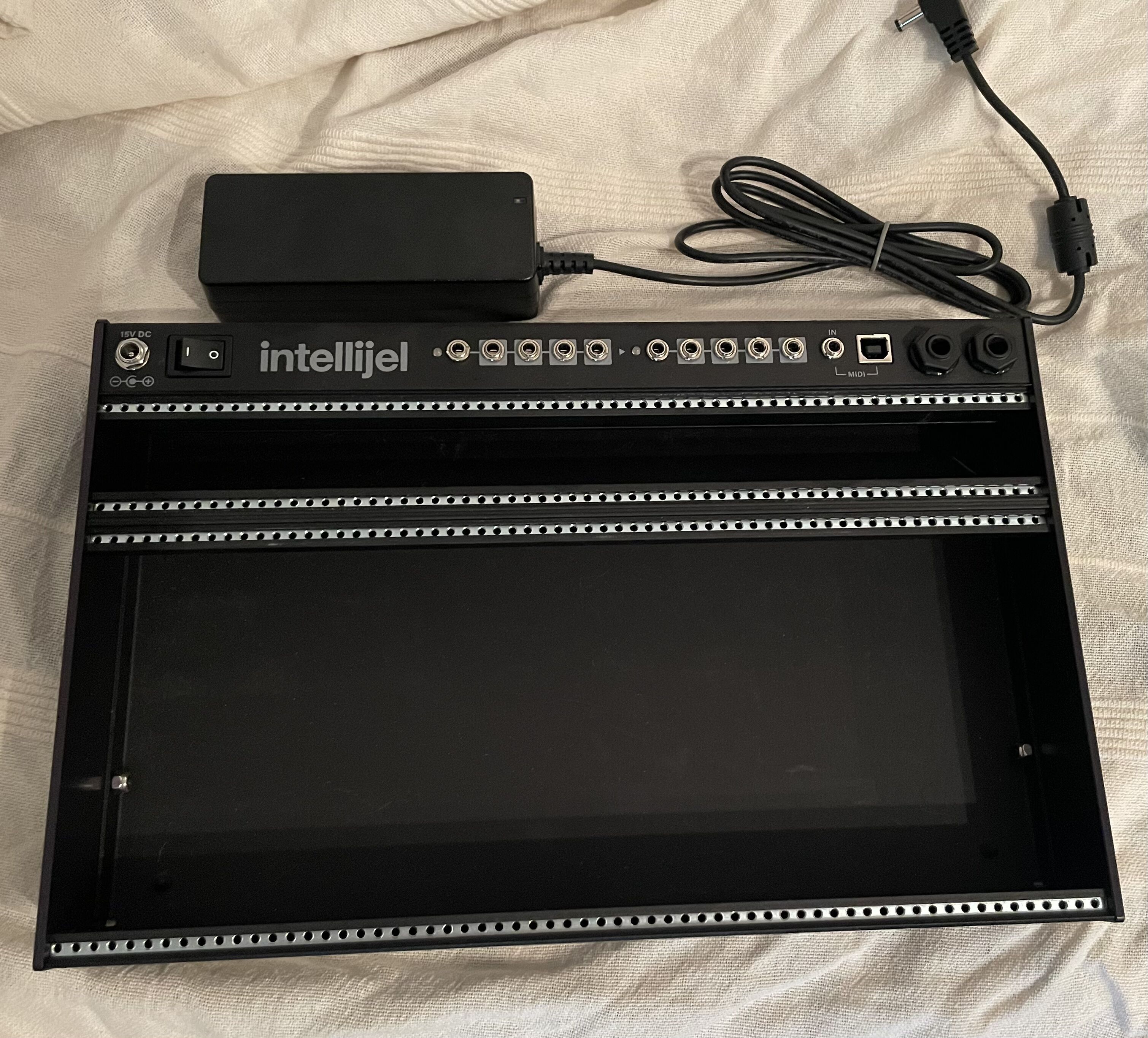 Rack Intellijel 4U 62HP