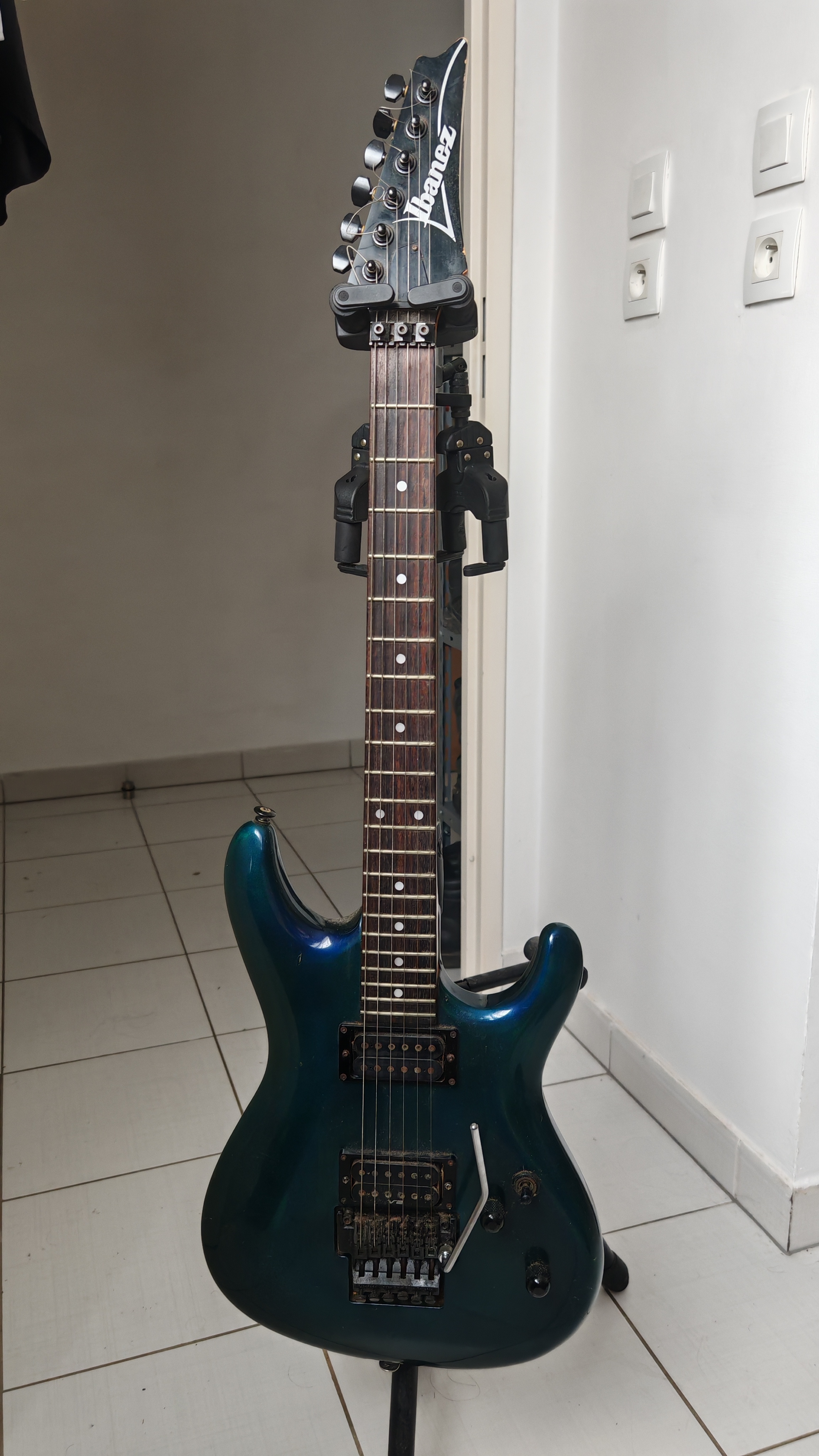 Ibanez 440R Bleue