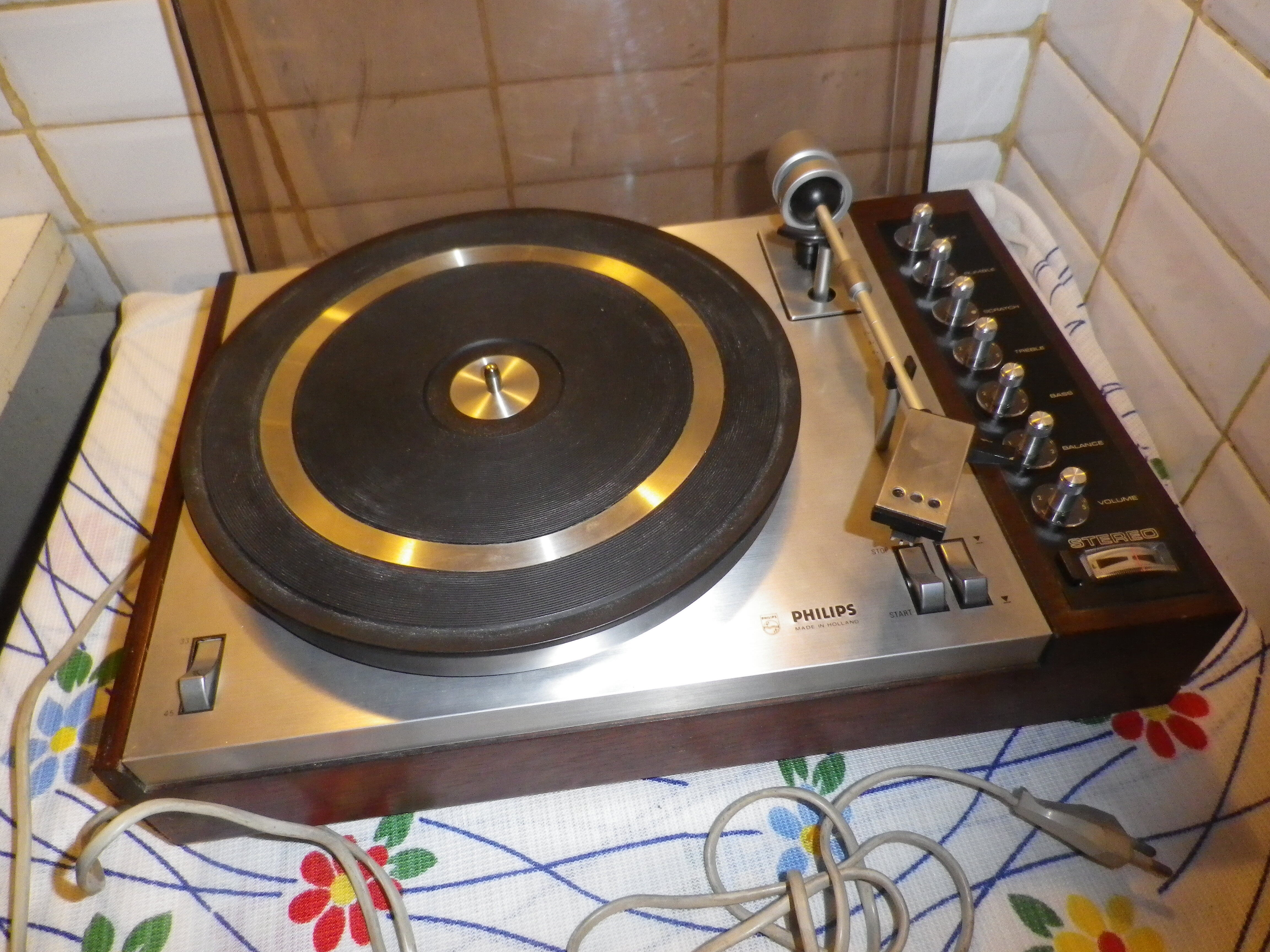 TOURNE DISQUE PHILIPS 22-GF-808