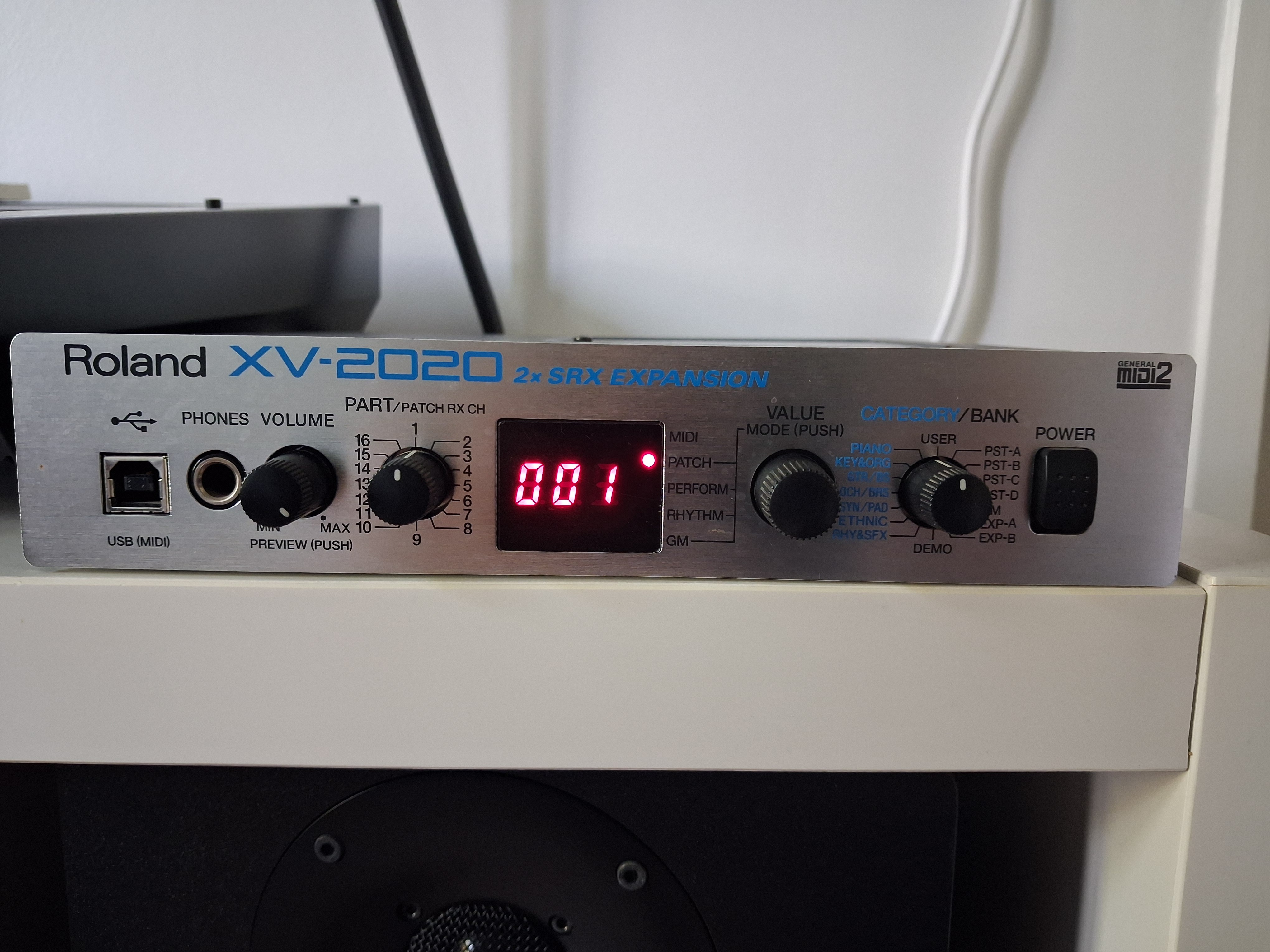 Vends Roland XV2020