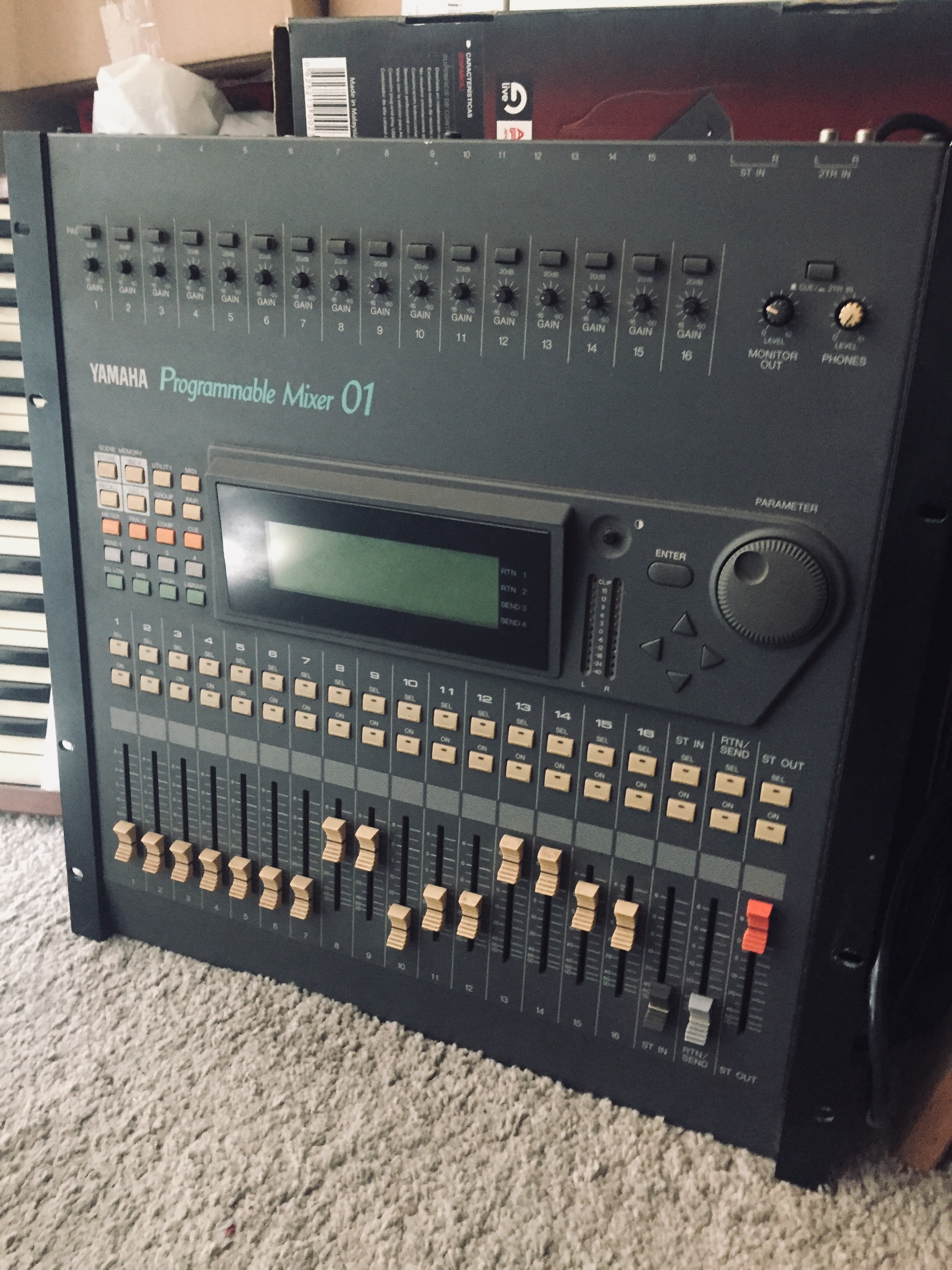Vends console de mixage numérique Promix 01 Yamaha