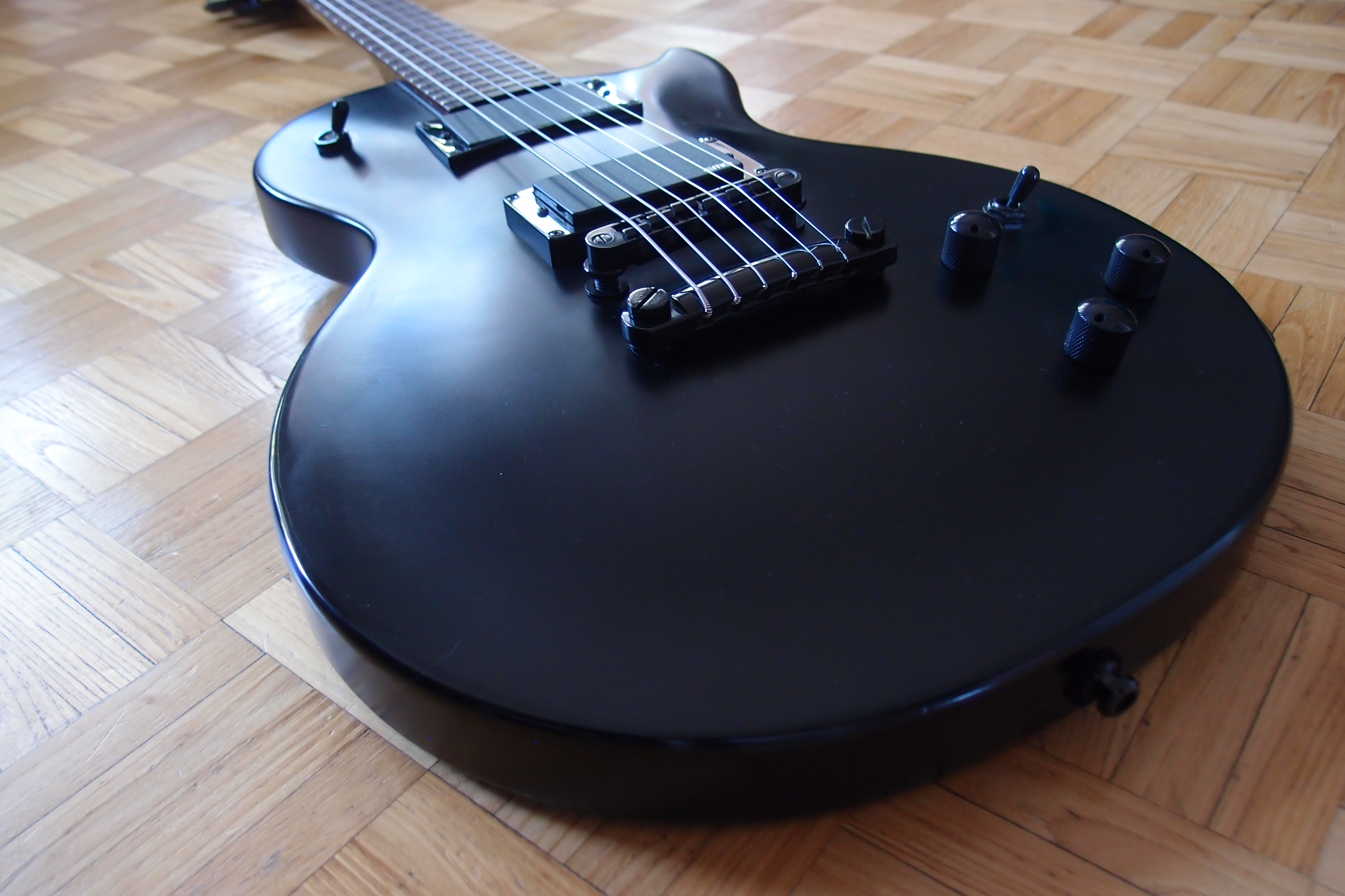 Vends Epiphone Les Paul Studio Goth EMG 81/60 - Made in Korea
