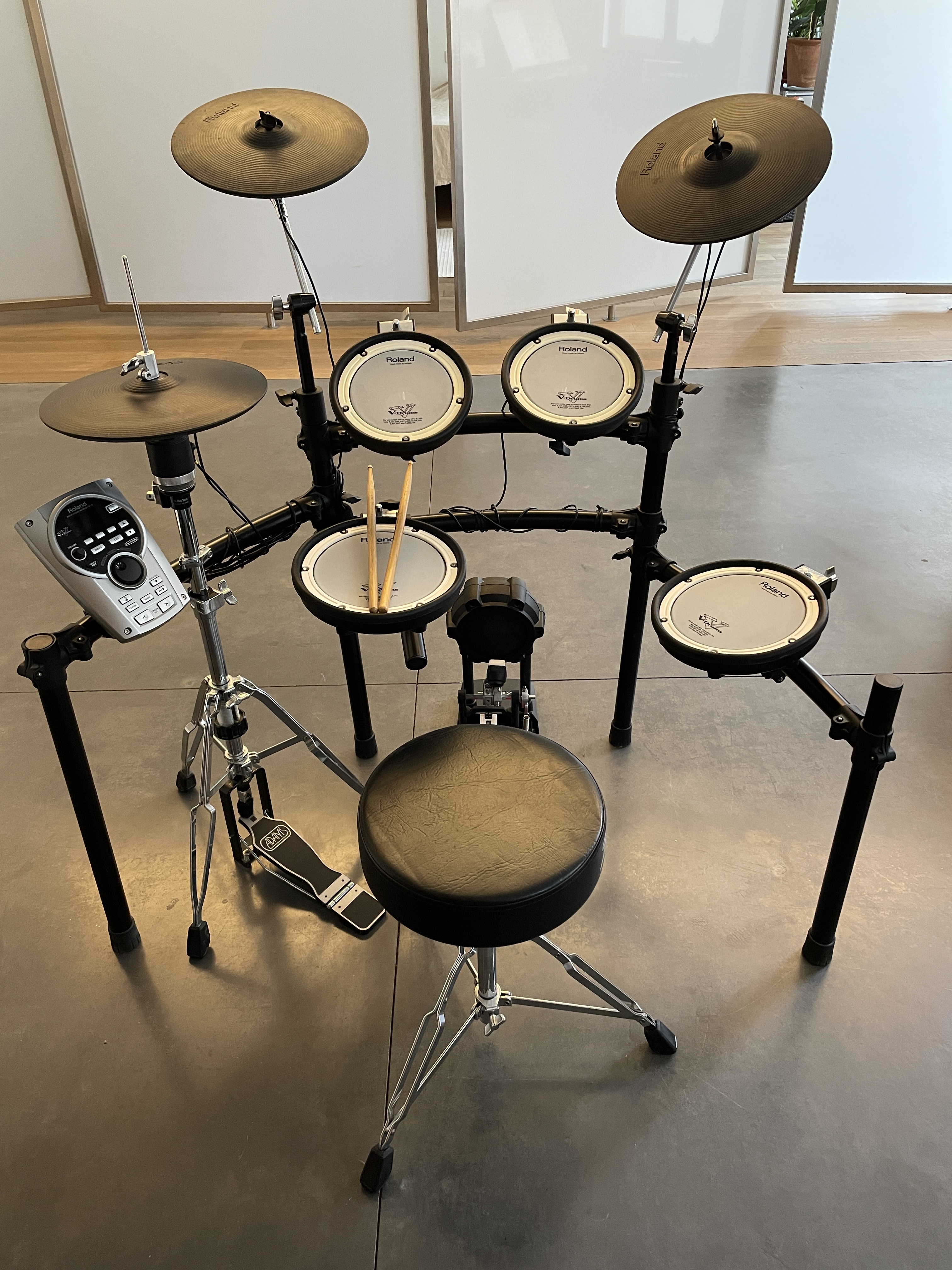 Roland TD-15K + Charleston VH-11 (Pack complet)