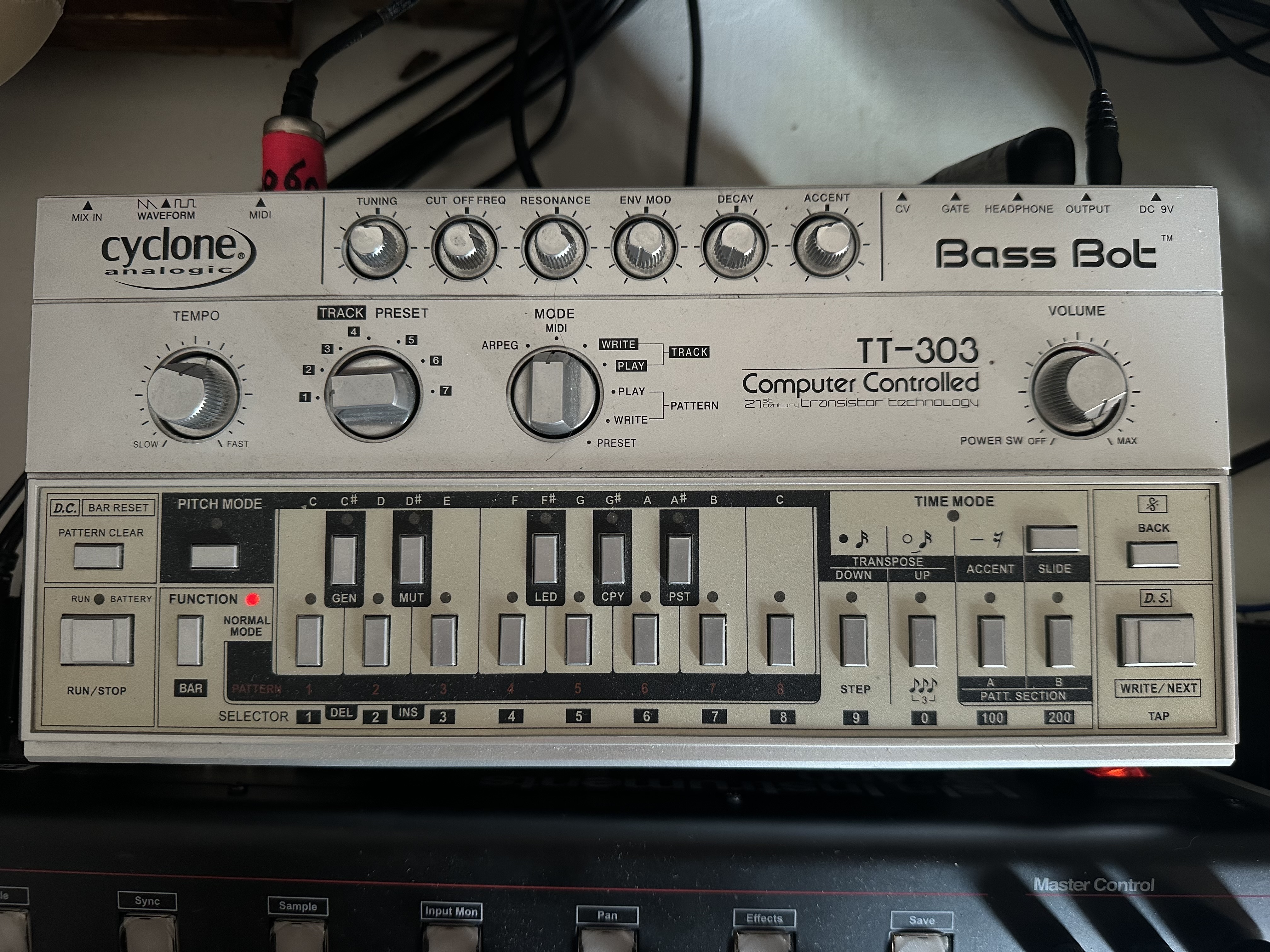 Cyclone TT 303 V1 + boîte d’origine 