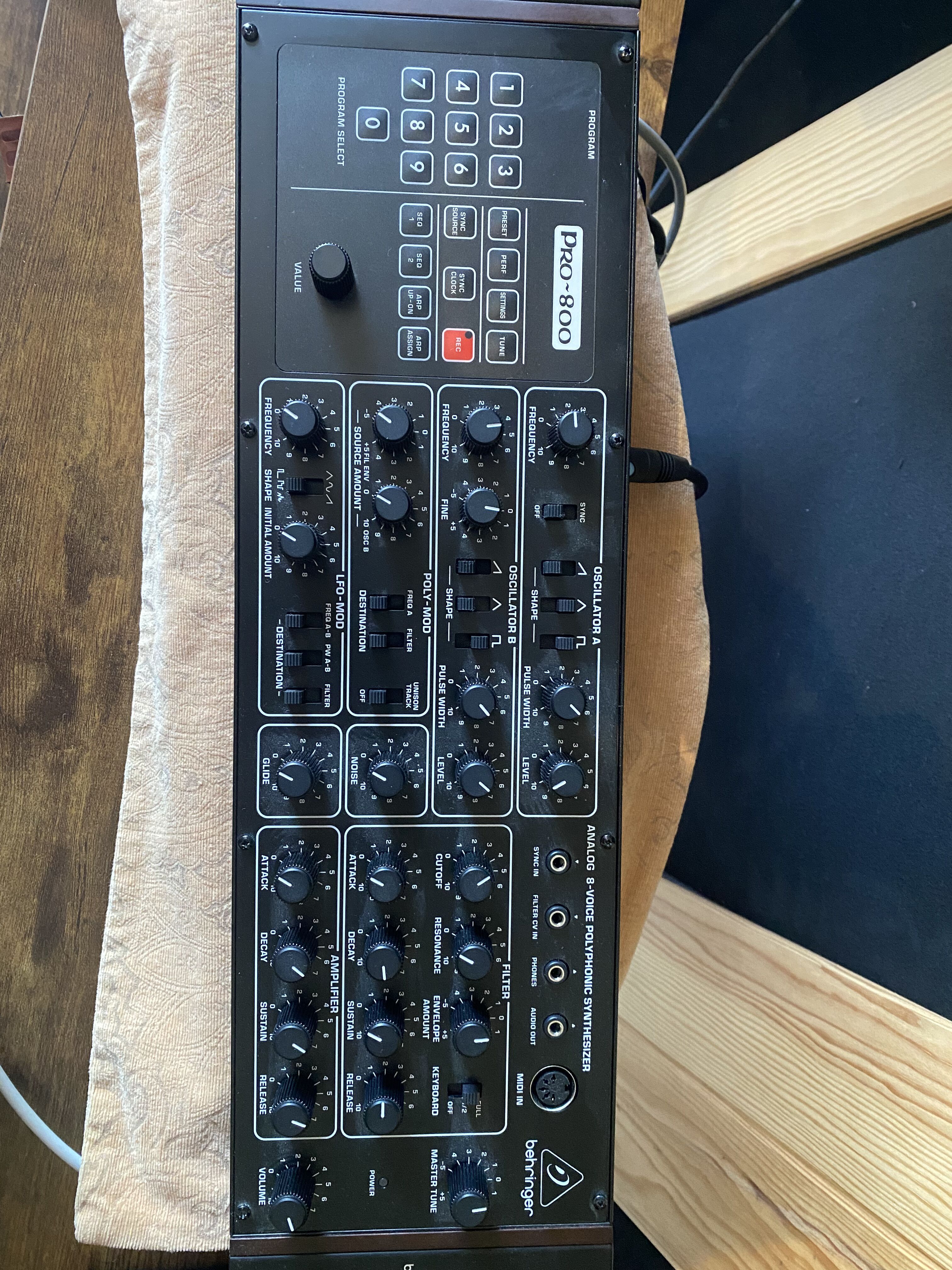 Behringer Pro 800