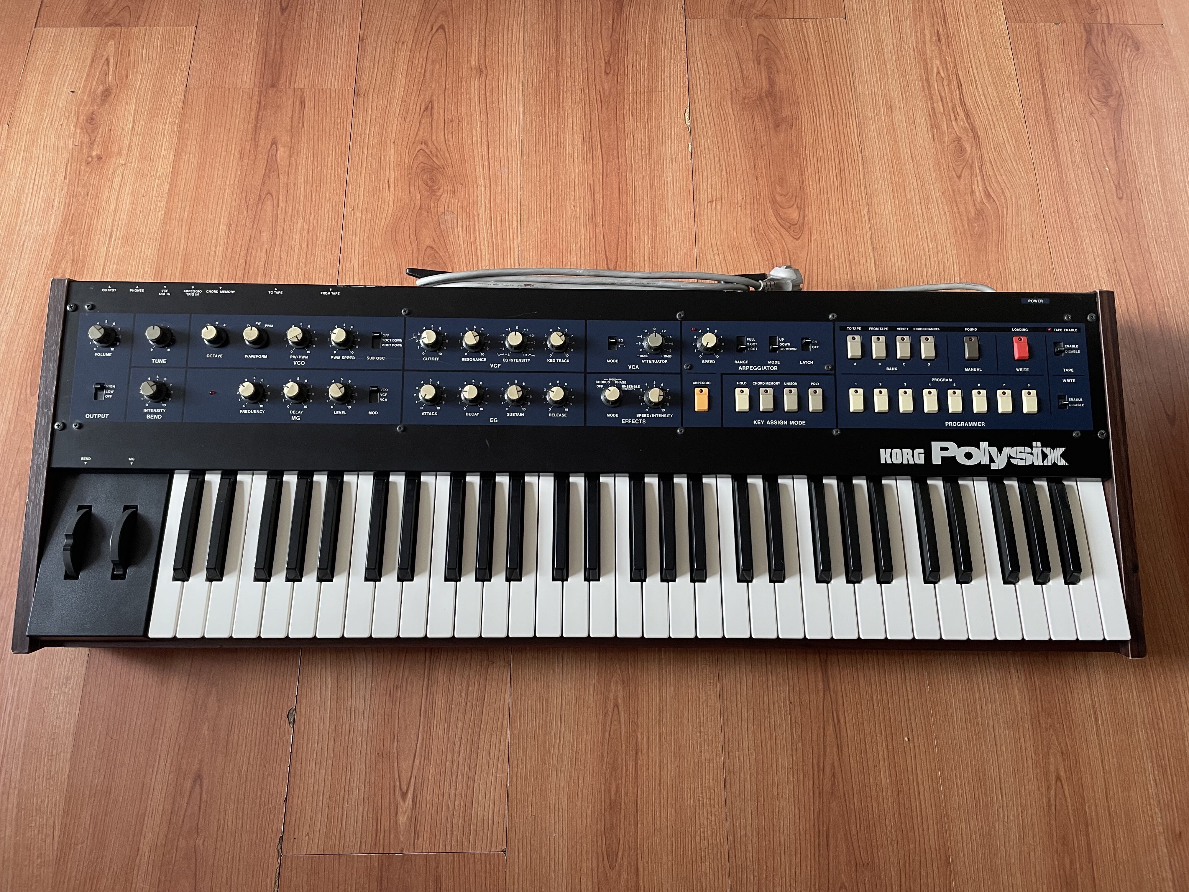 Korg Polysix + Midi ModyPoly Tubbutec + HiRes + Flightcase Korg