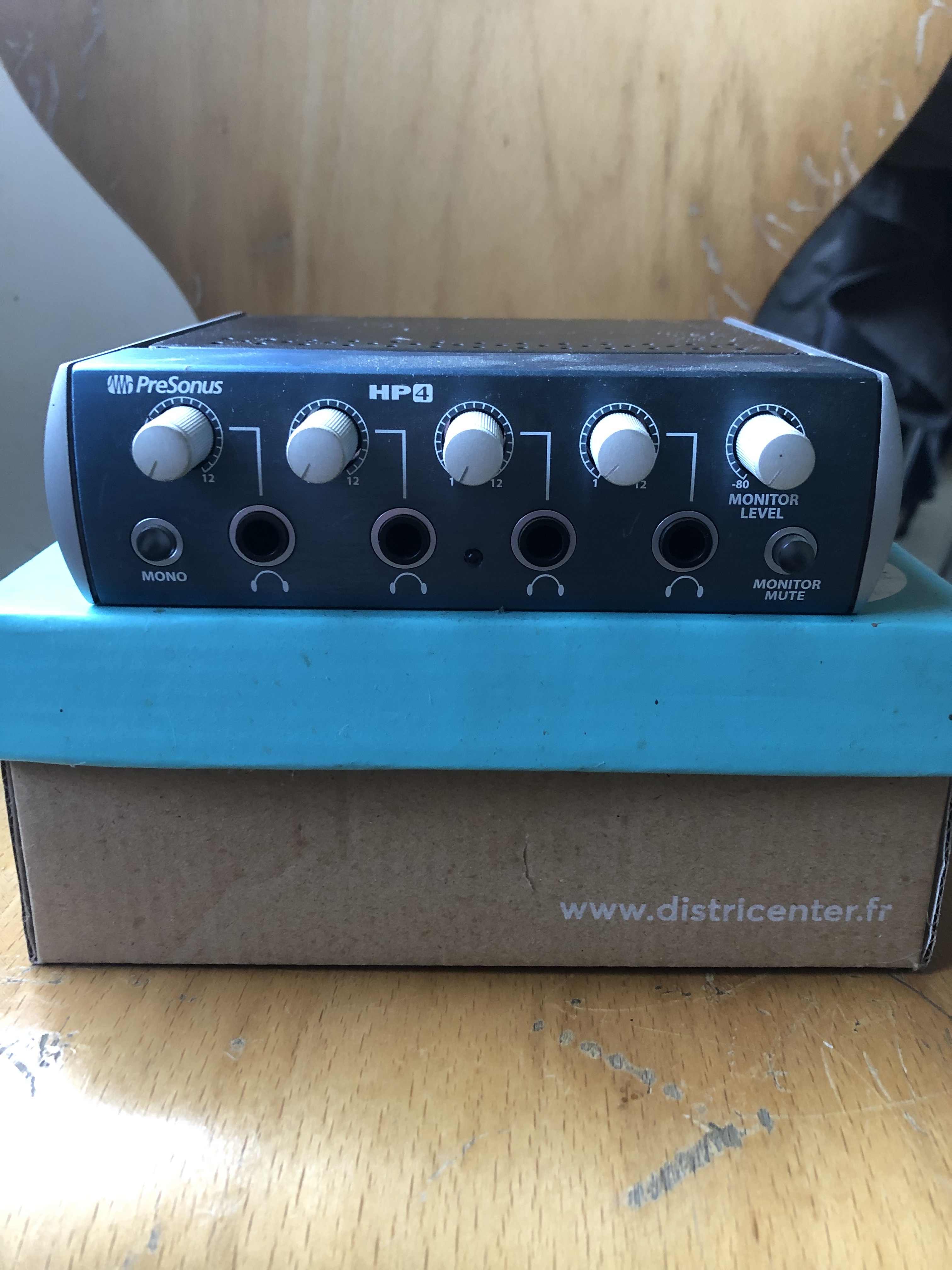 Presonus hp4 