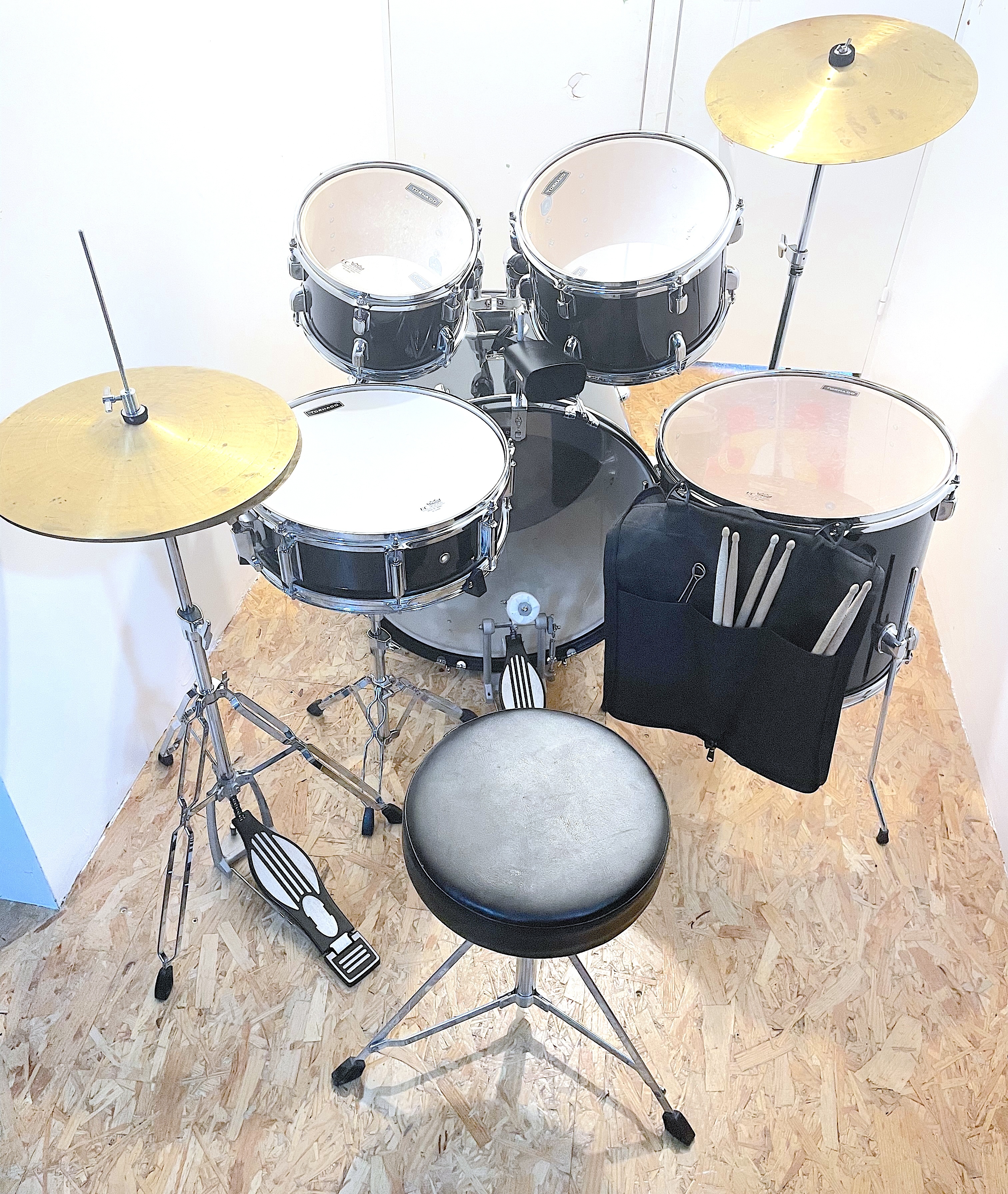 Vends Batterie Mapex Tornado + cloche Pearl