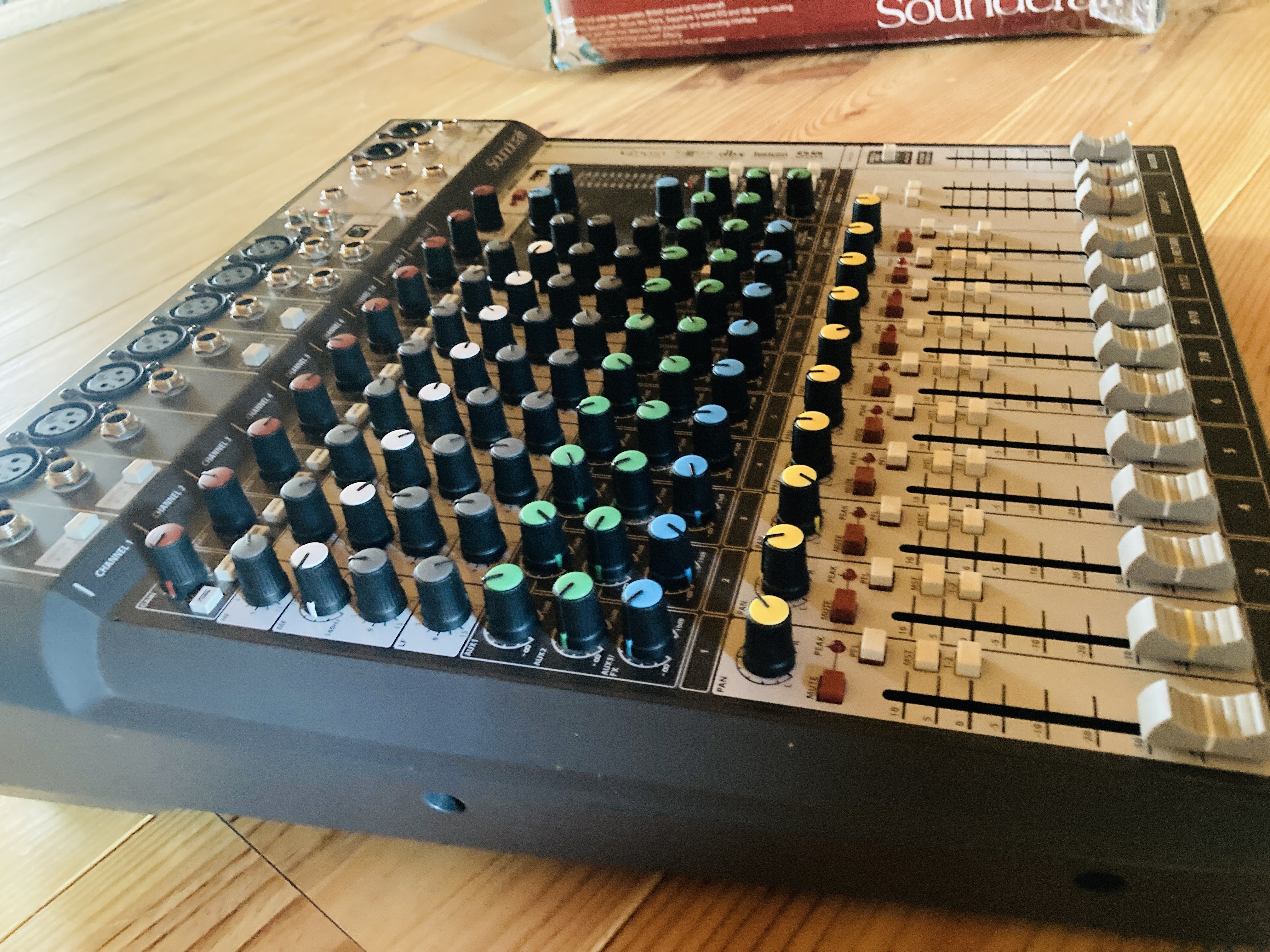 Soundcraft Signature 12 MTK (45692)