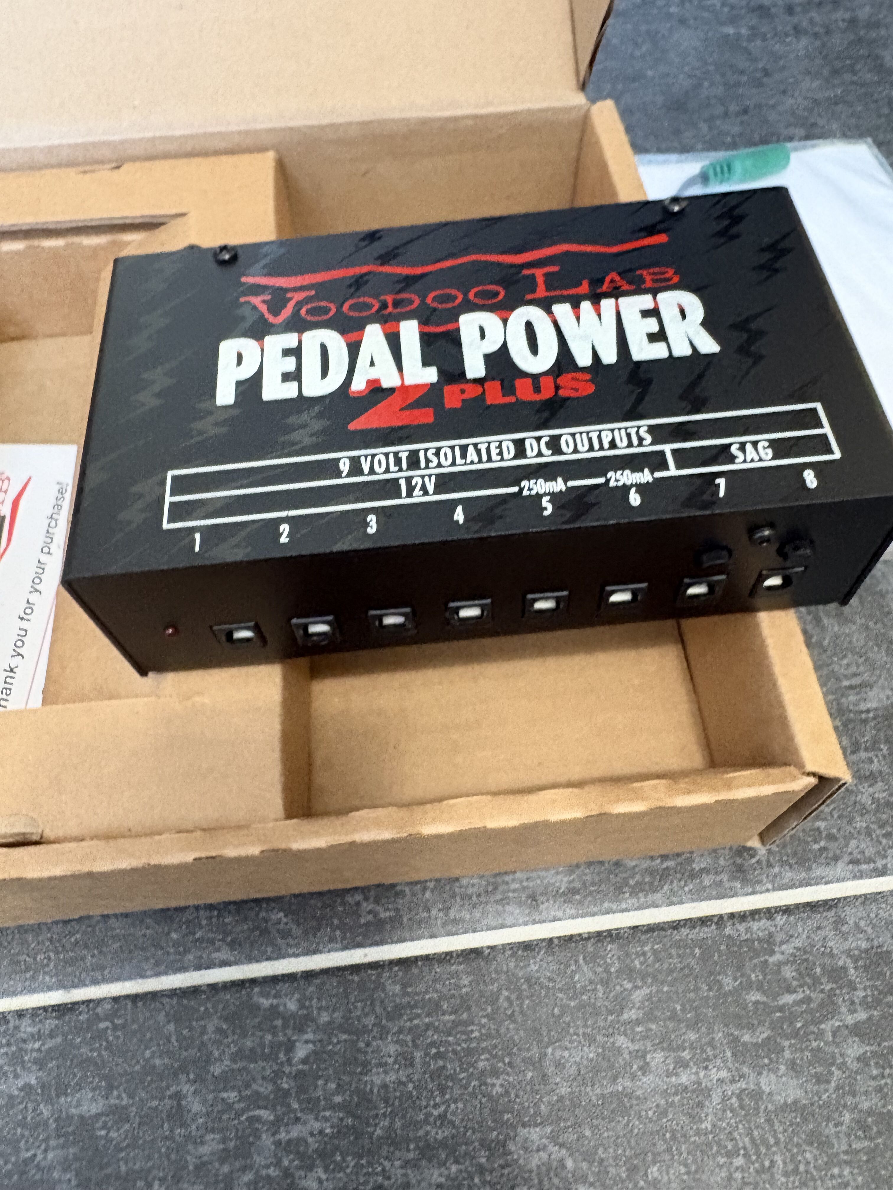 Vends alimentation Voodoo Lab Pedal Power 2 Plus