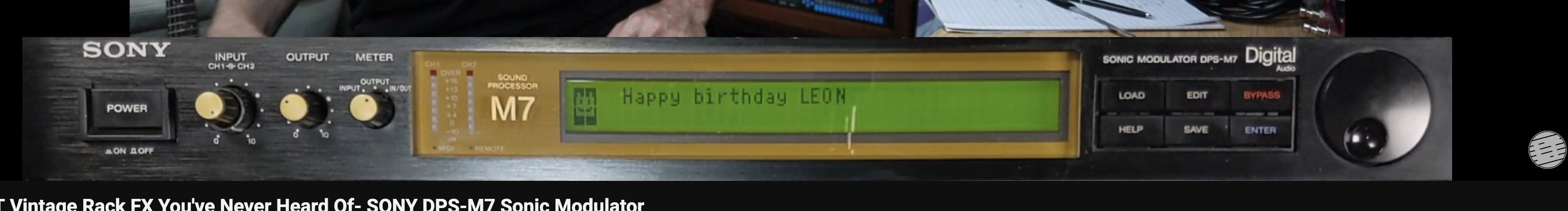 6916444.jpg