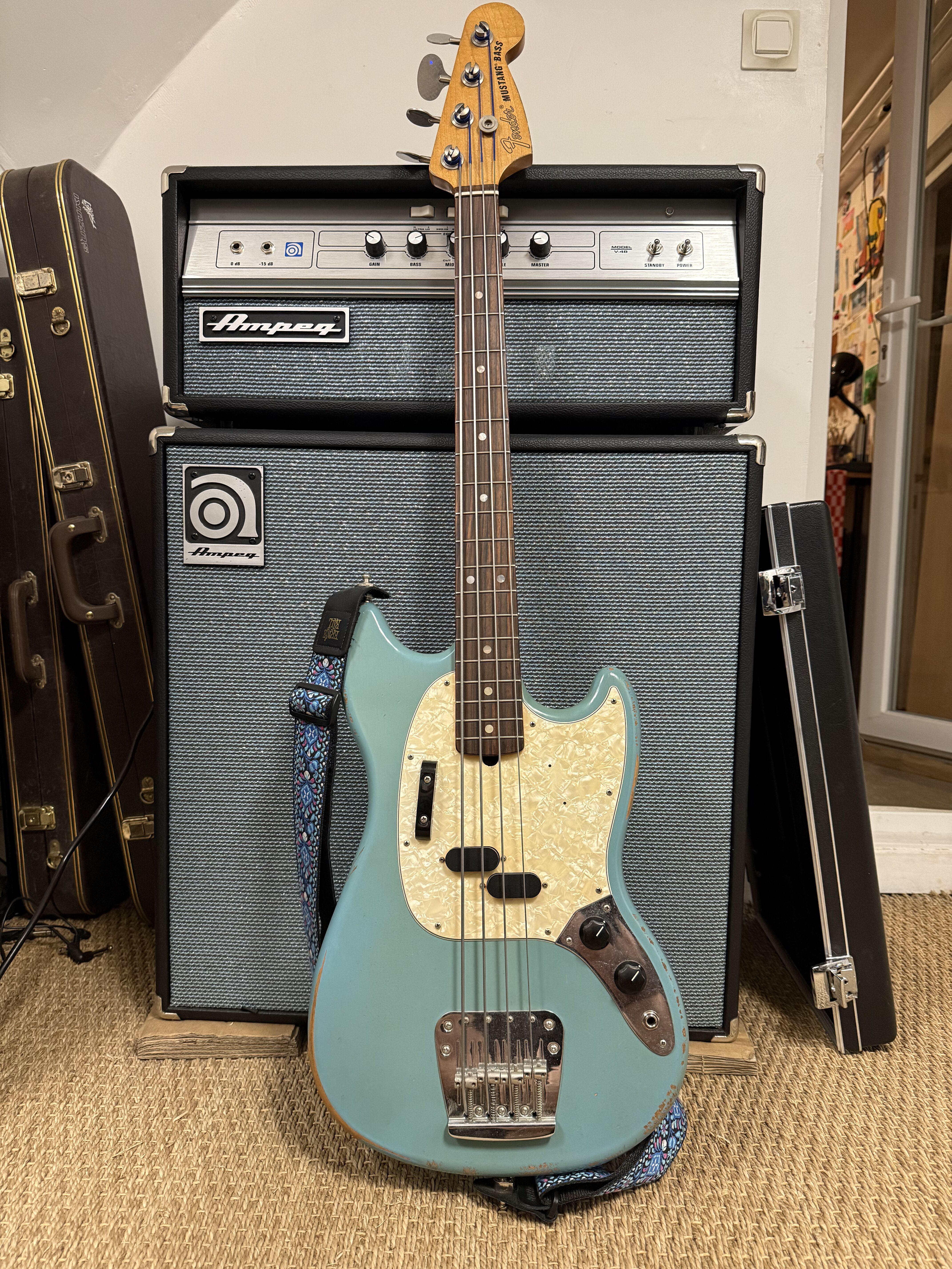 Vends basse Fender JMJ Mustang