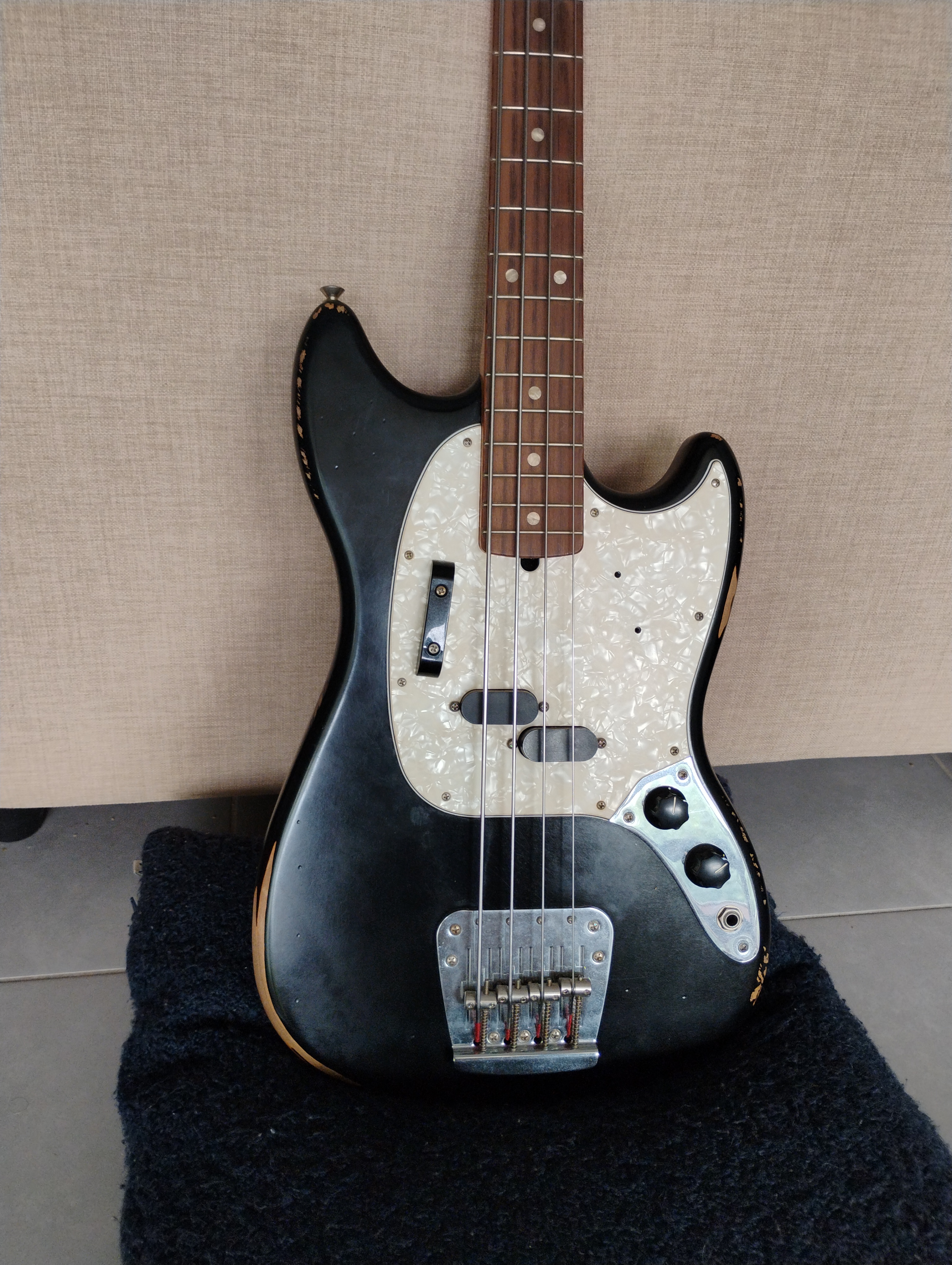Fender JMJ Road Worn Mustang Bass