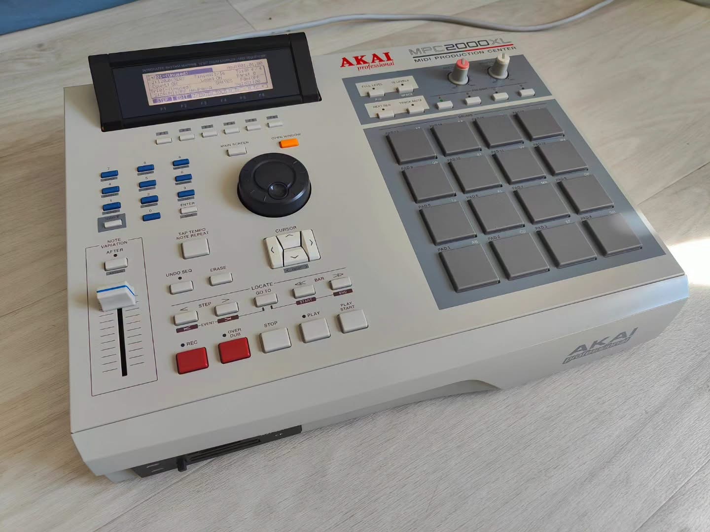 Mpc 2000 XL