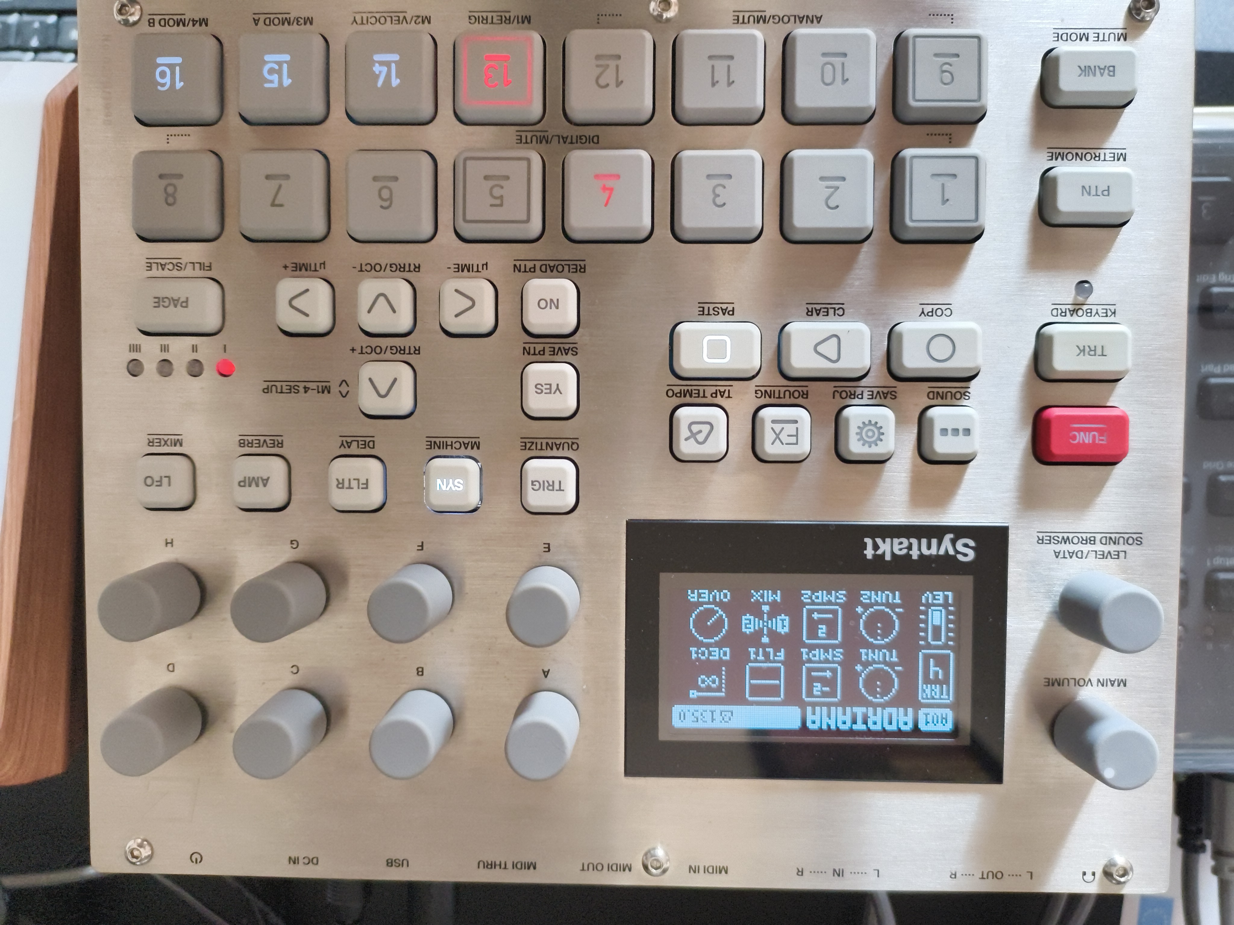 Elektron Syntakt e25 + Flight case + Decksaver