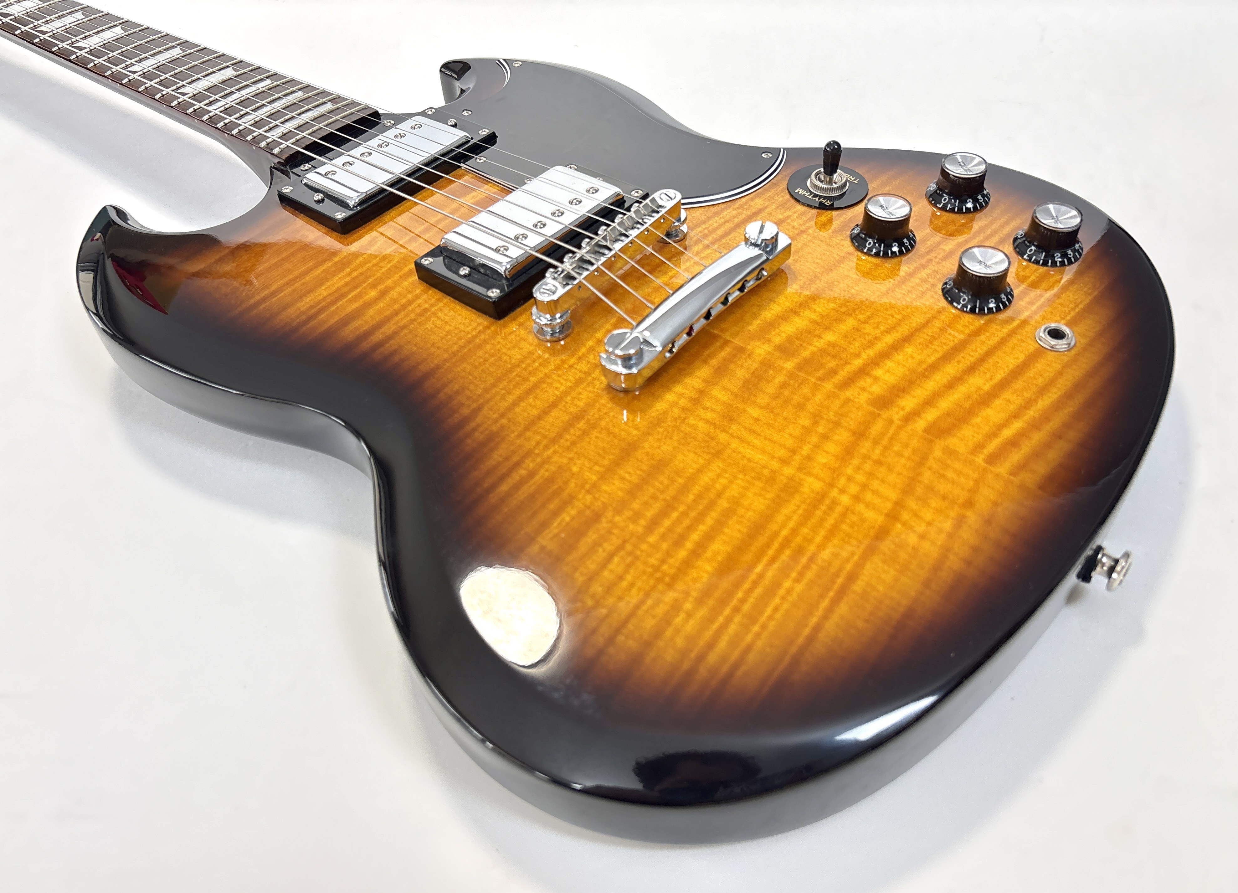 Epiphone G-400 Deluxe (25502)