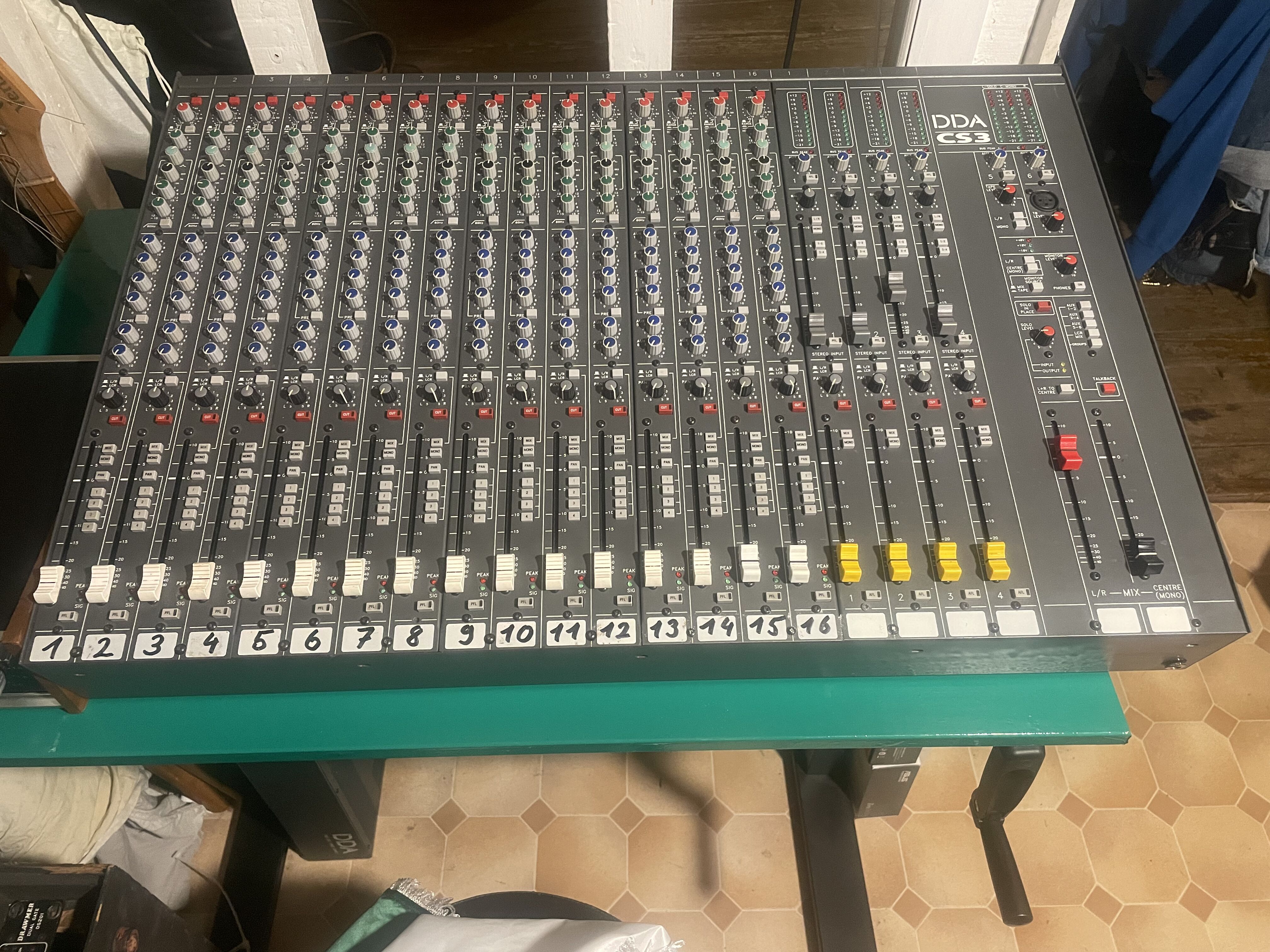 Vends table de mixage analogique DDA CS3