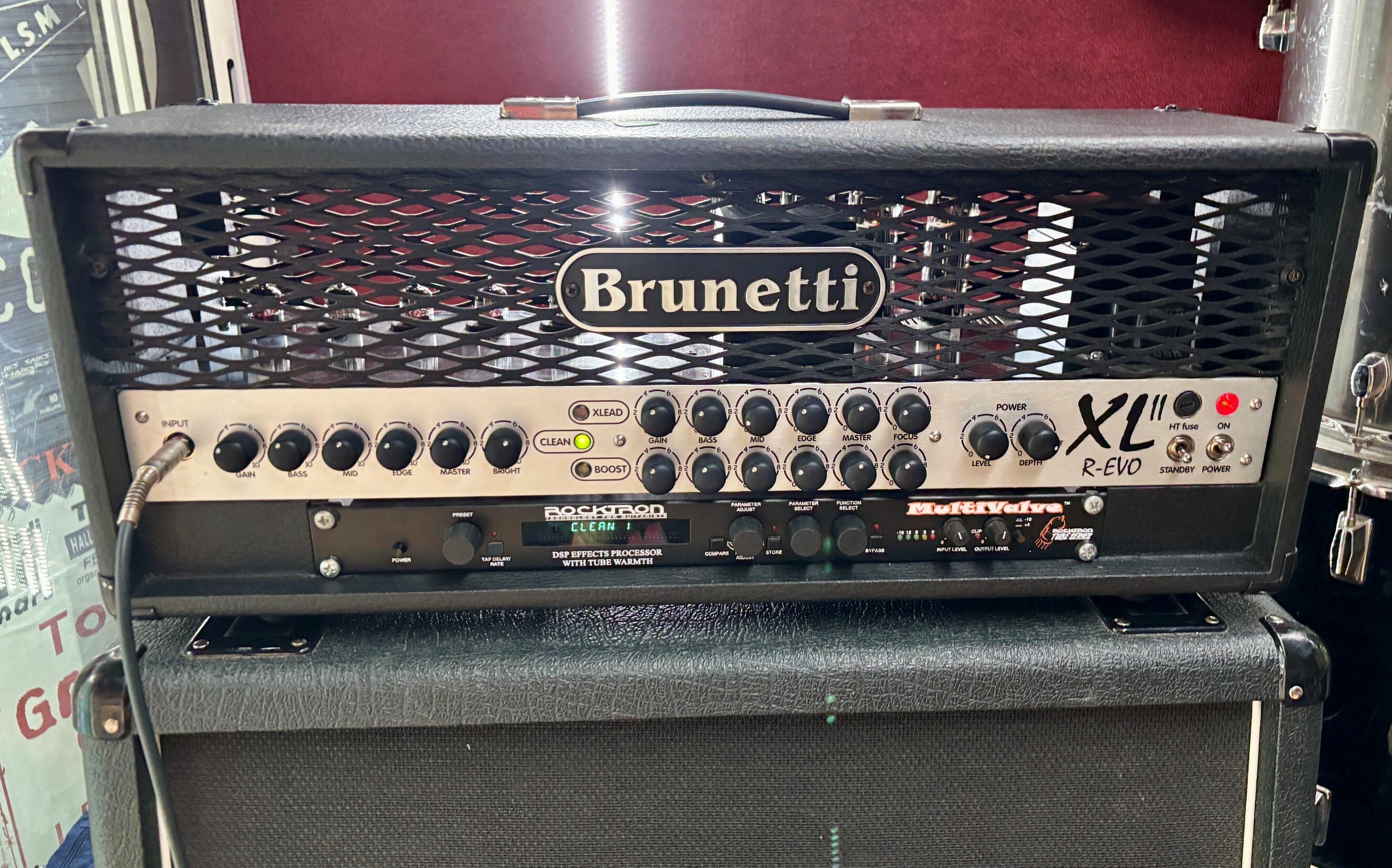 Brunetti XL-R Evo II avec rack Multi-effet intégré et Pédalier Midi