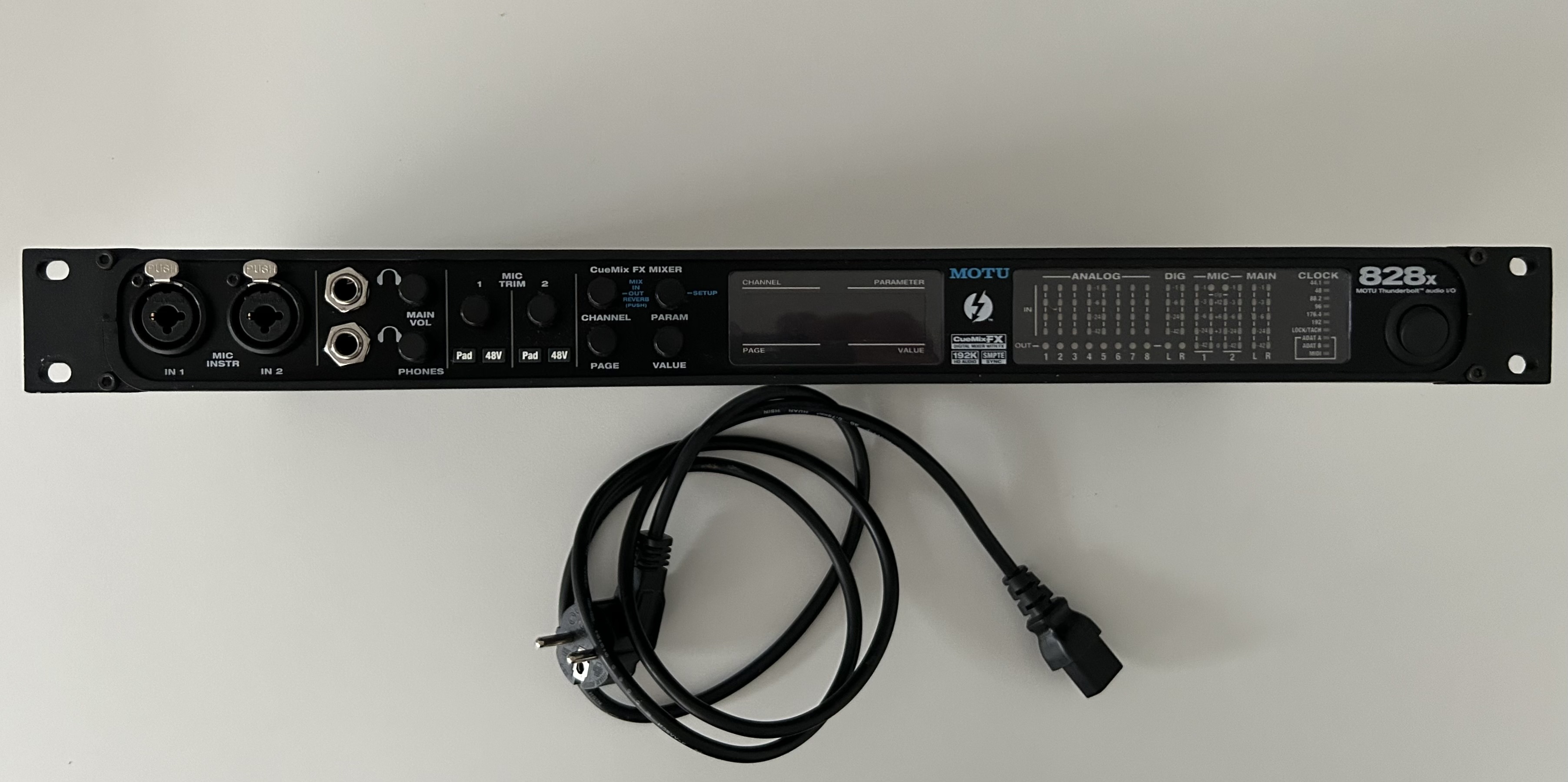 MOTU 828x — Interface audio Thunderbolt/USB 28x30 — Excellent état