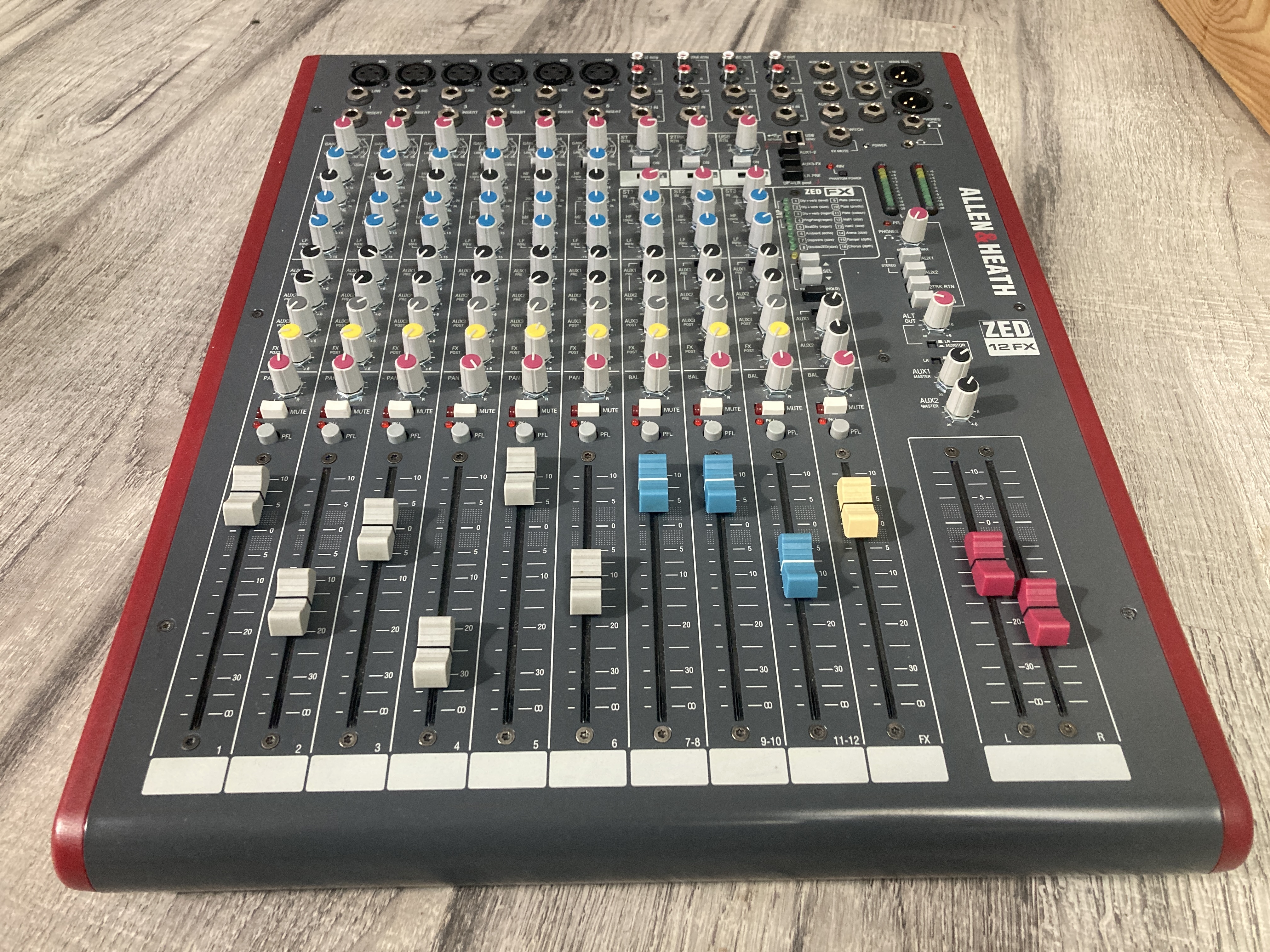 ZED 12-FX table de mixage comme neuve