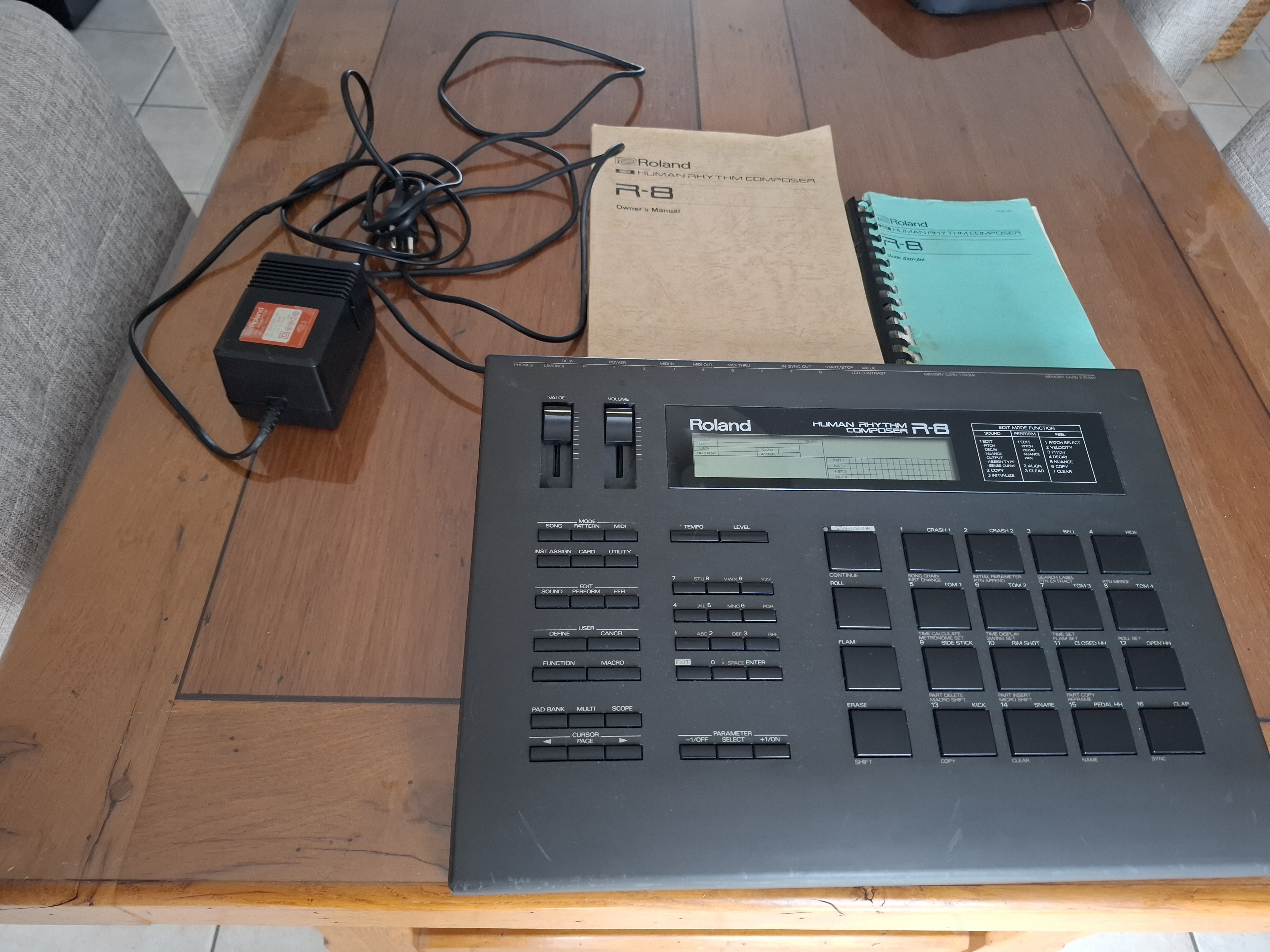 Vends ROLAND R8 MK2