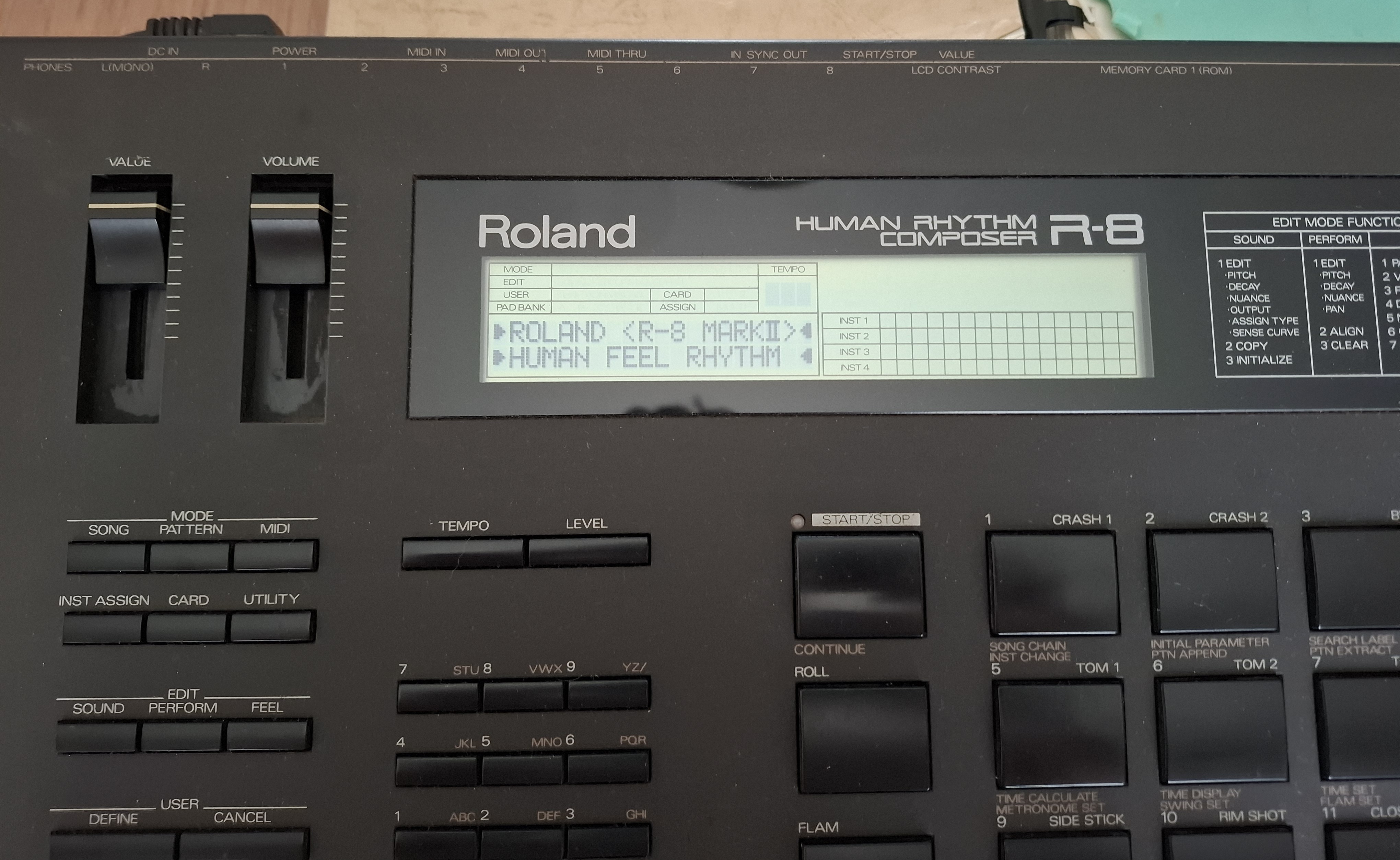 Roland R-8 MKII (47172)