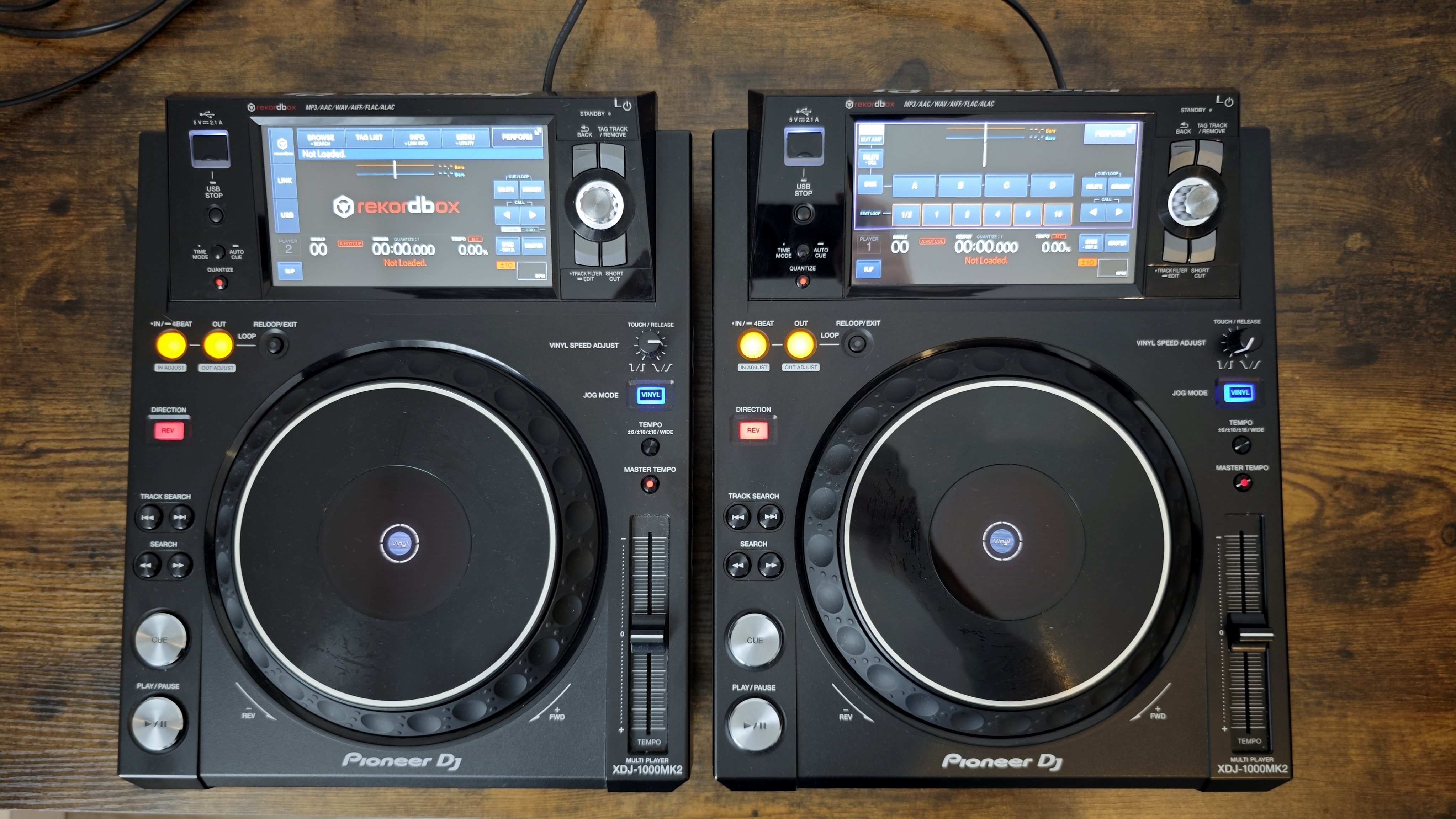 paire XDJ 1000 MK2 + decksavers