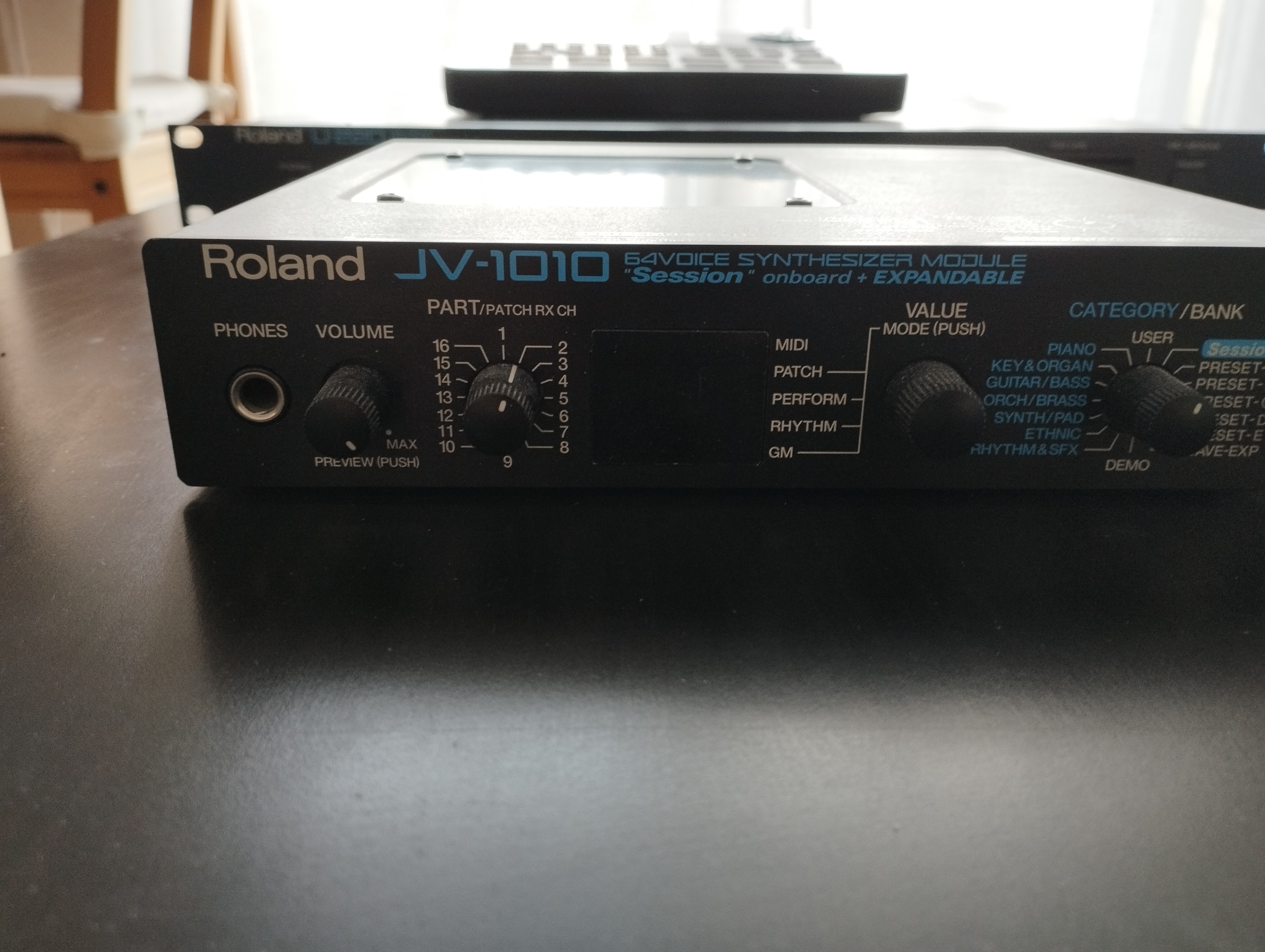 Roland JV-1010 (47069)