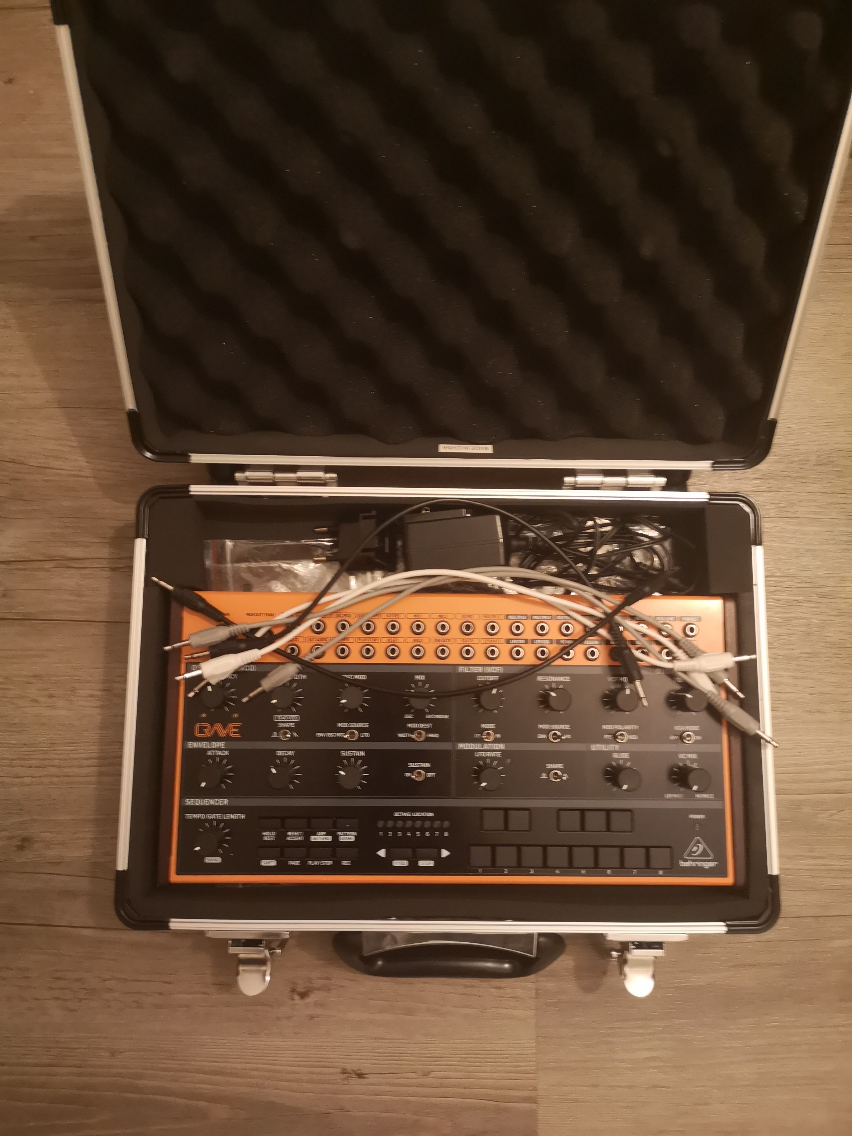 Behringer Crave + flight case
