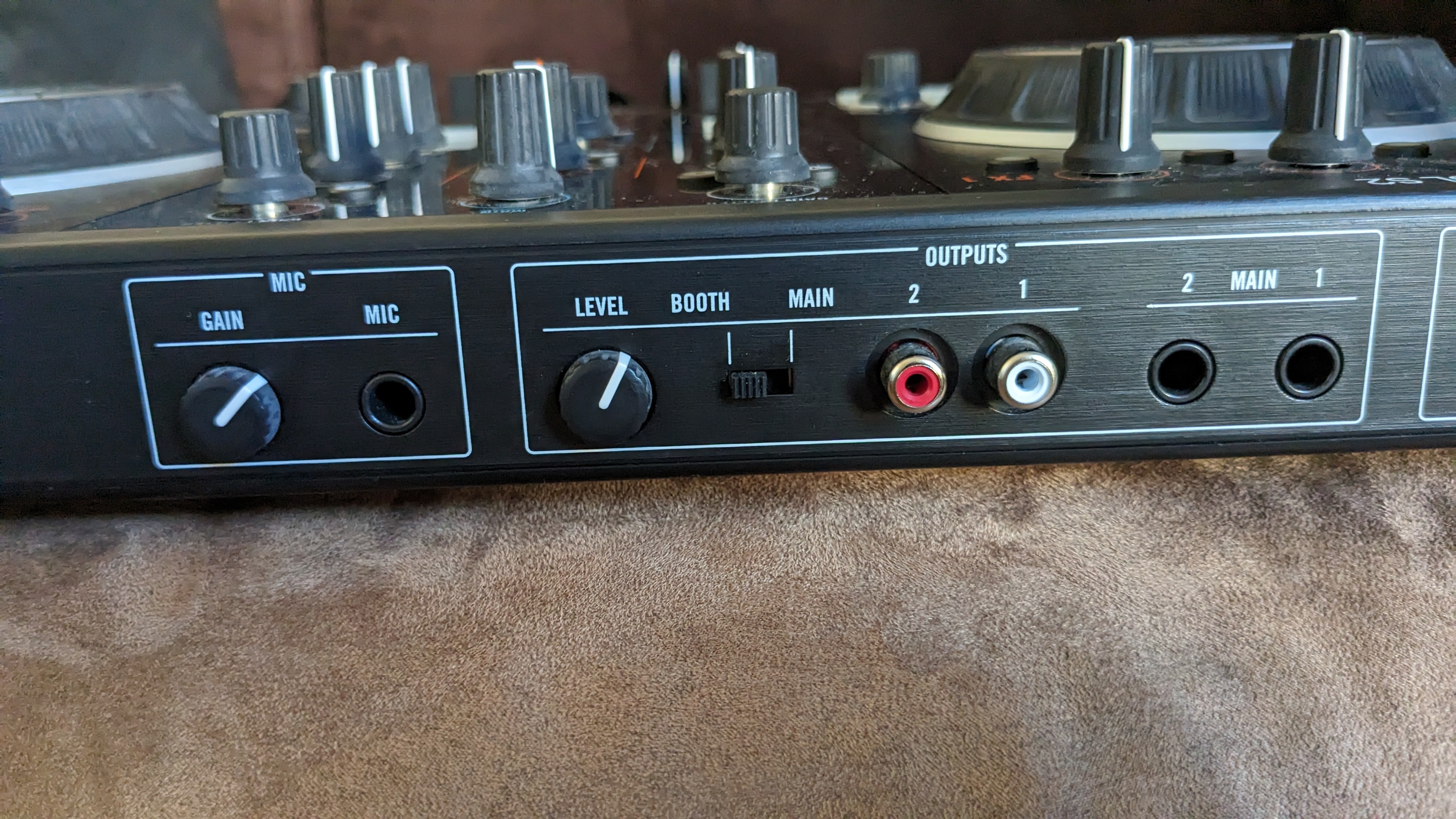 Native Instruments Traktor Kontrol S2 mk2 (38009)
