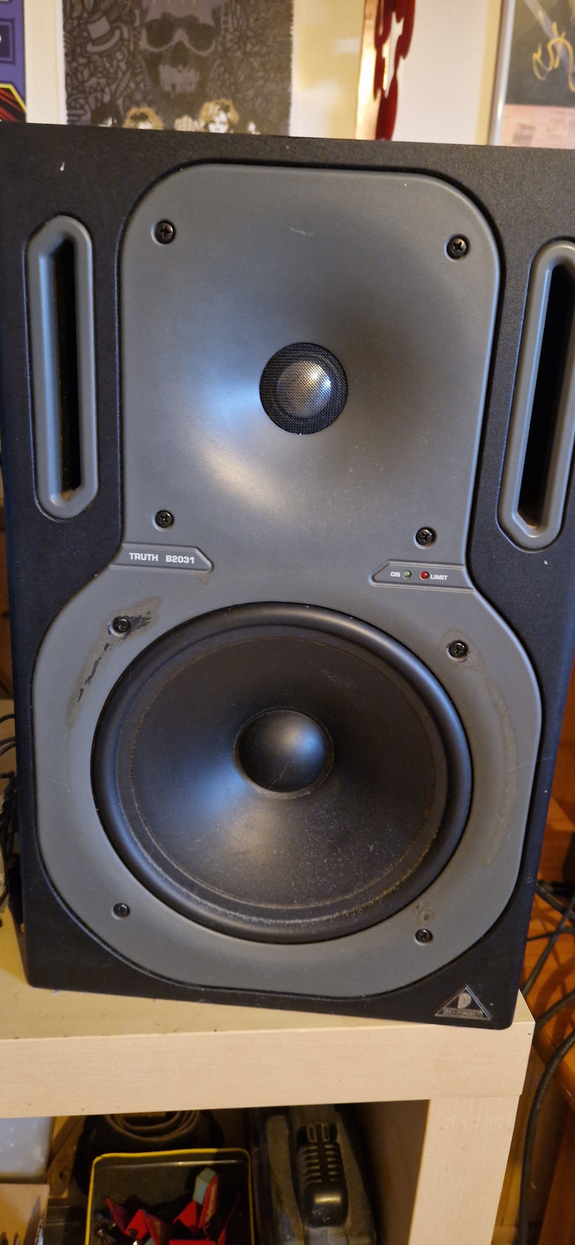 Paire enceinte behringer truth b2031a