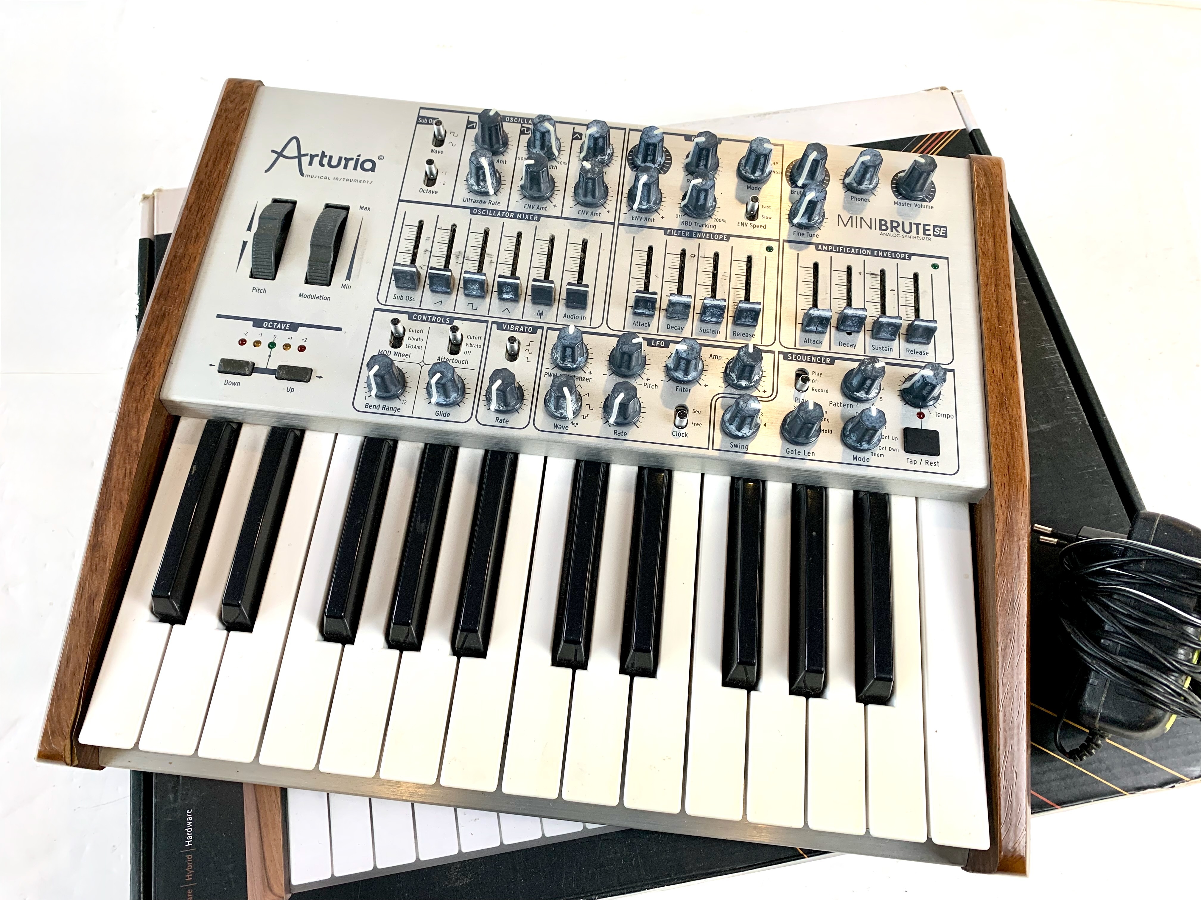 Arturia MiniBrute SE (734)