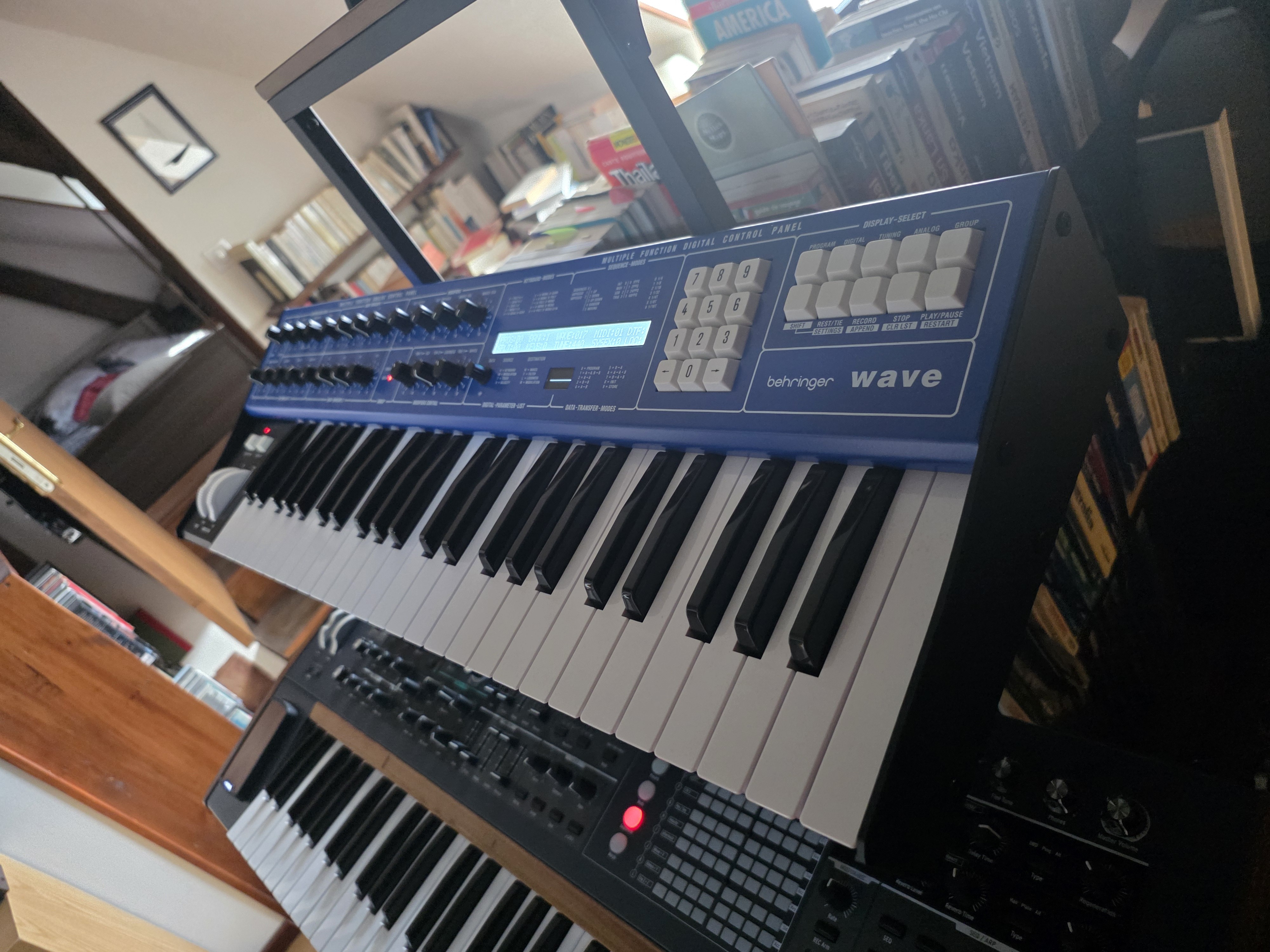 Behringer Wave (92764)