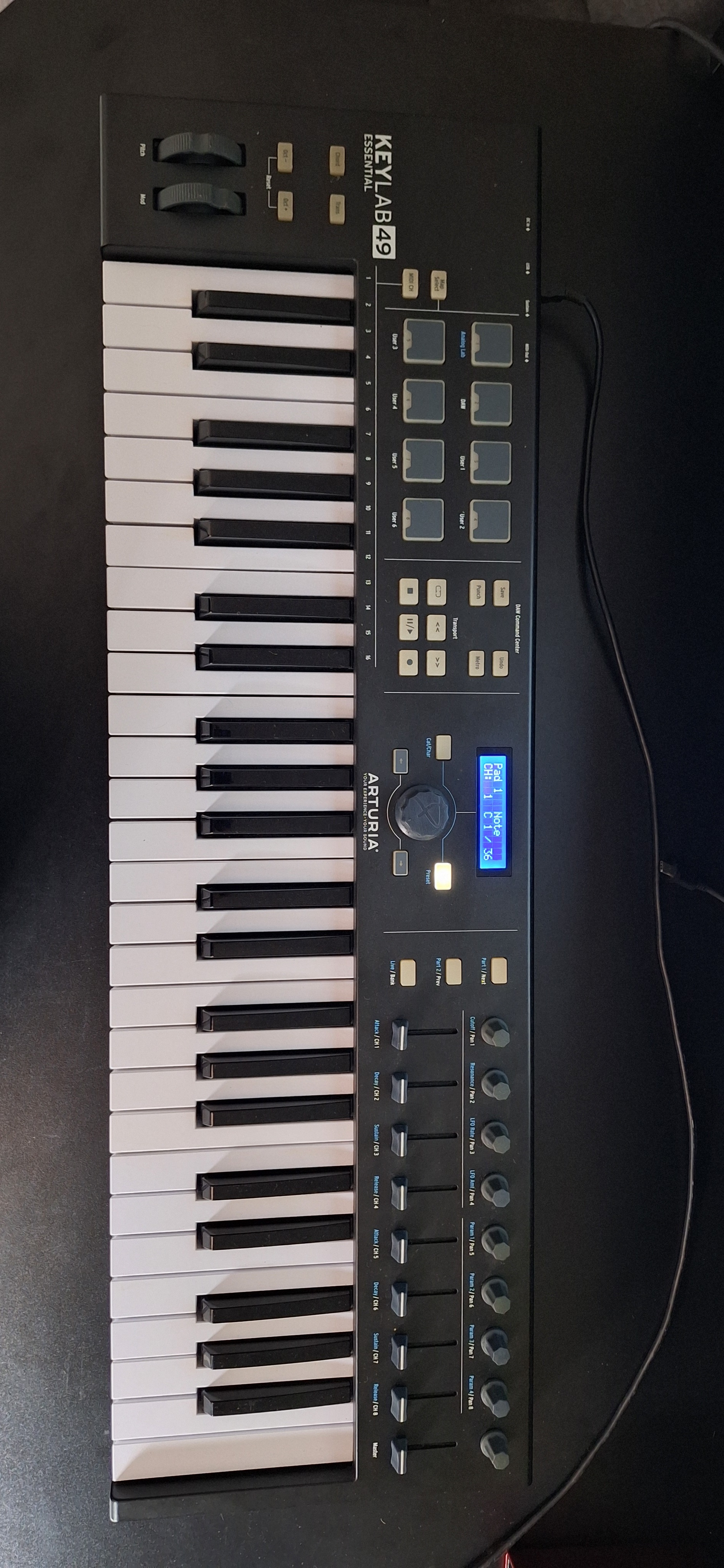 Vends clavier maître Arturia Keylab essential 49 + logiciels