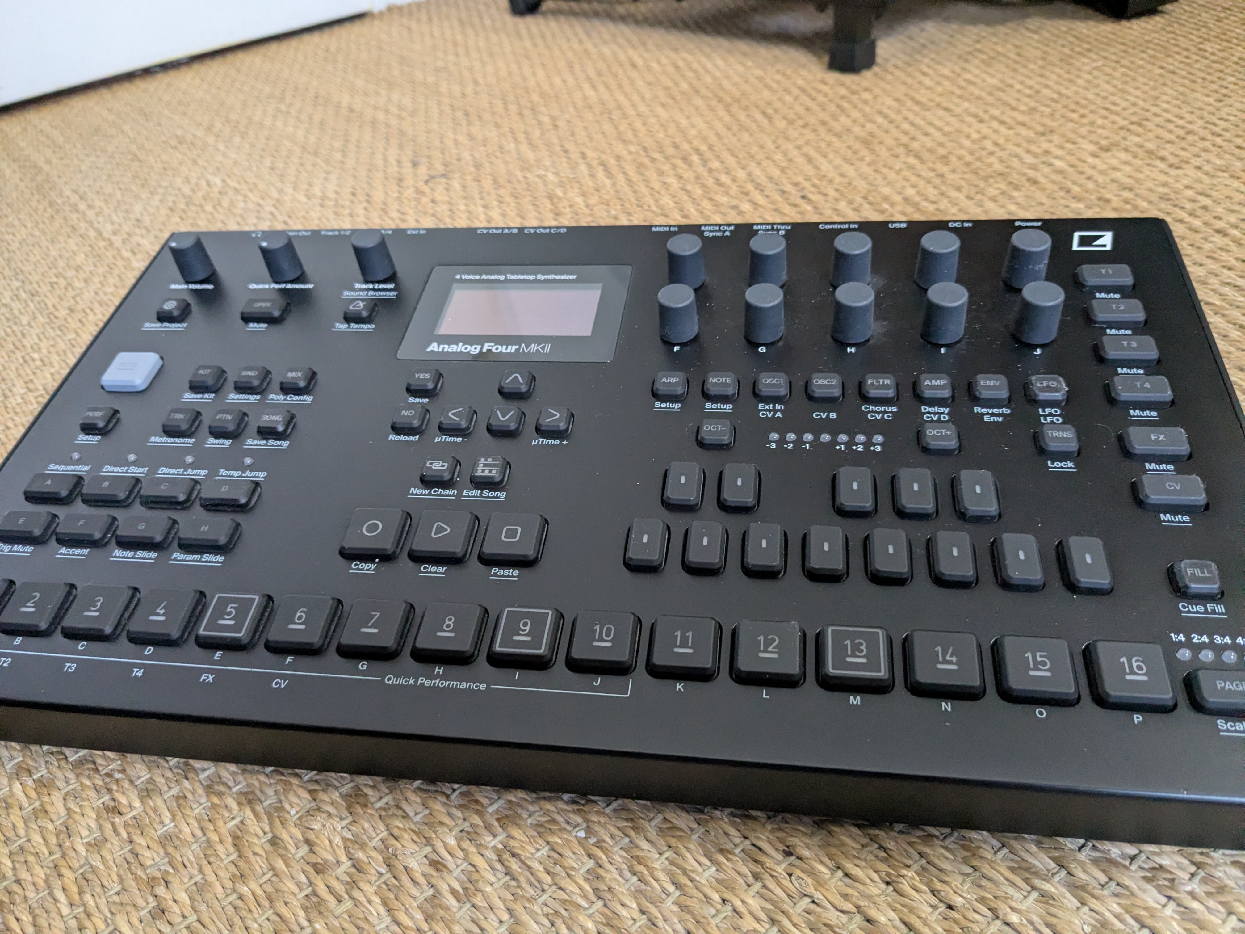 Elektron analog four mk2
