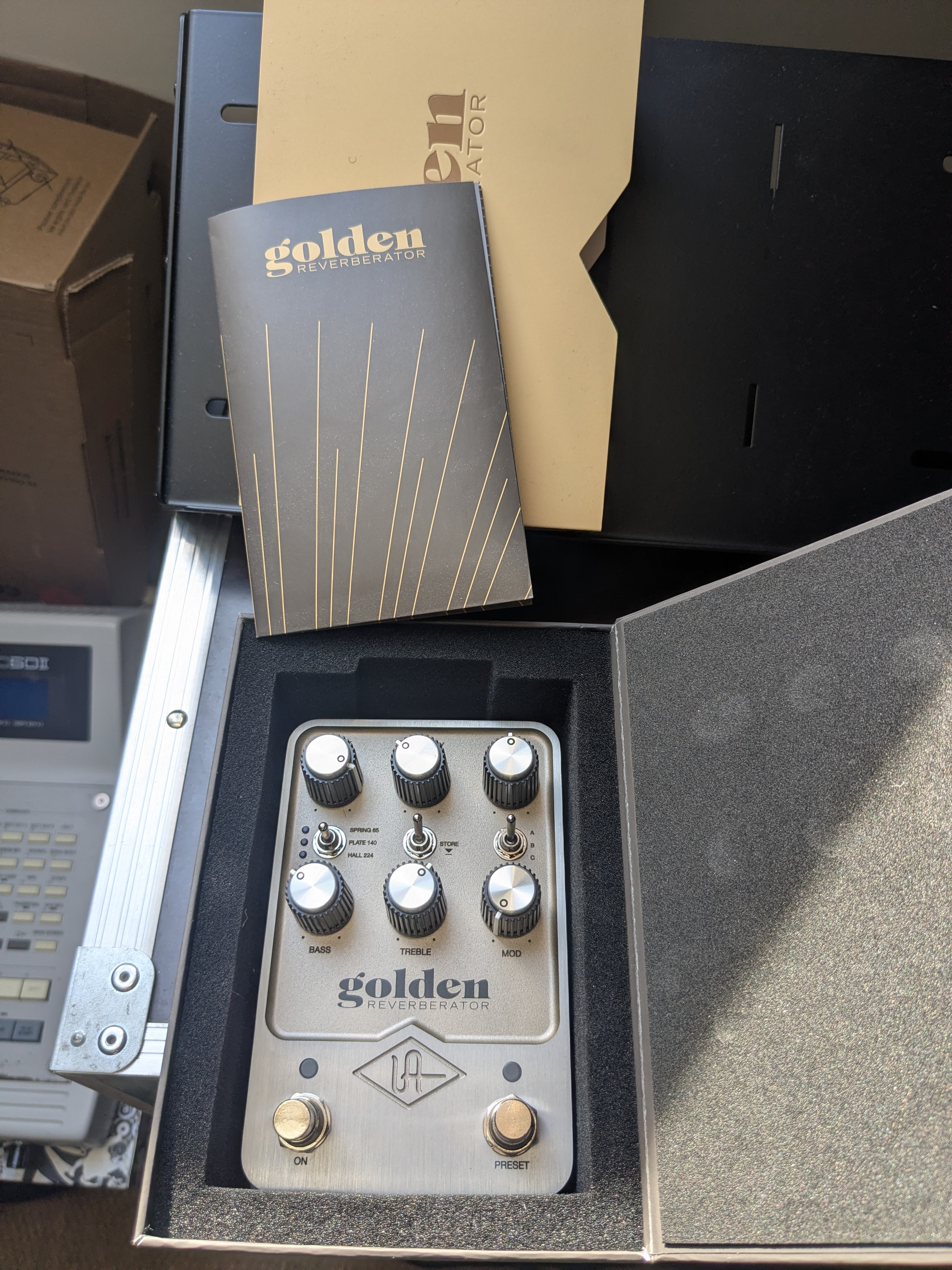 Uad golden reverberator excellent état 