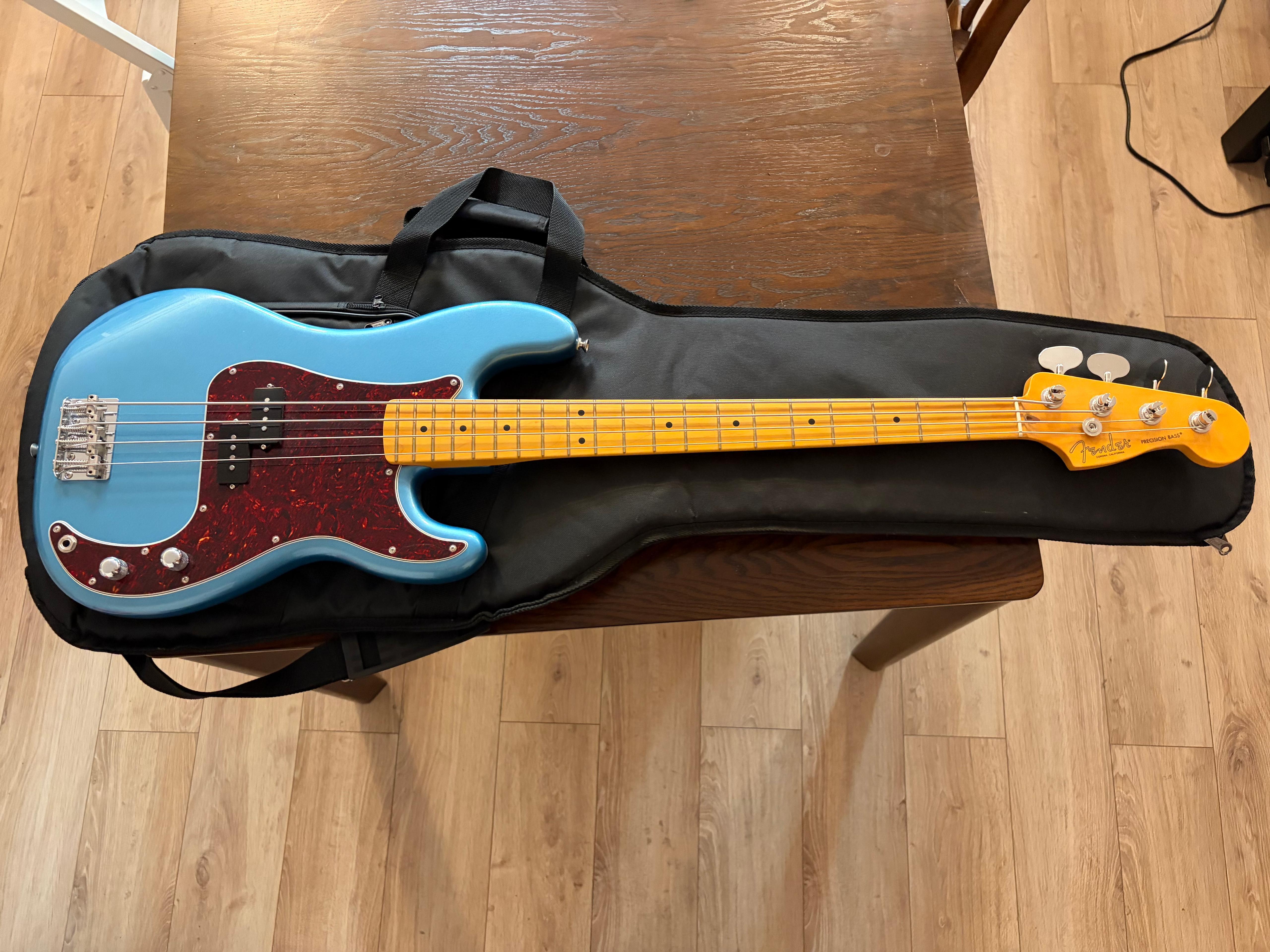 Fender American Professional Classic Precision Bass USA (Lake Placid Blue)