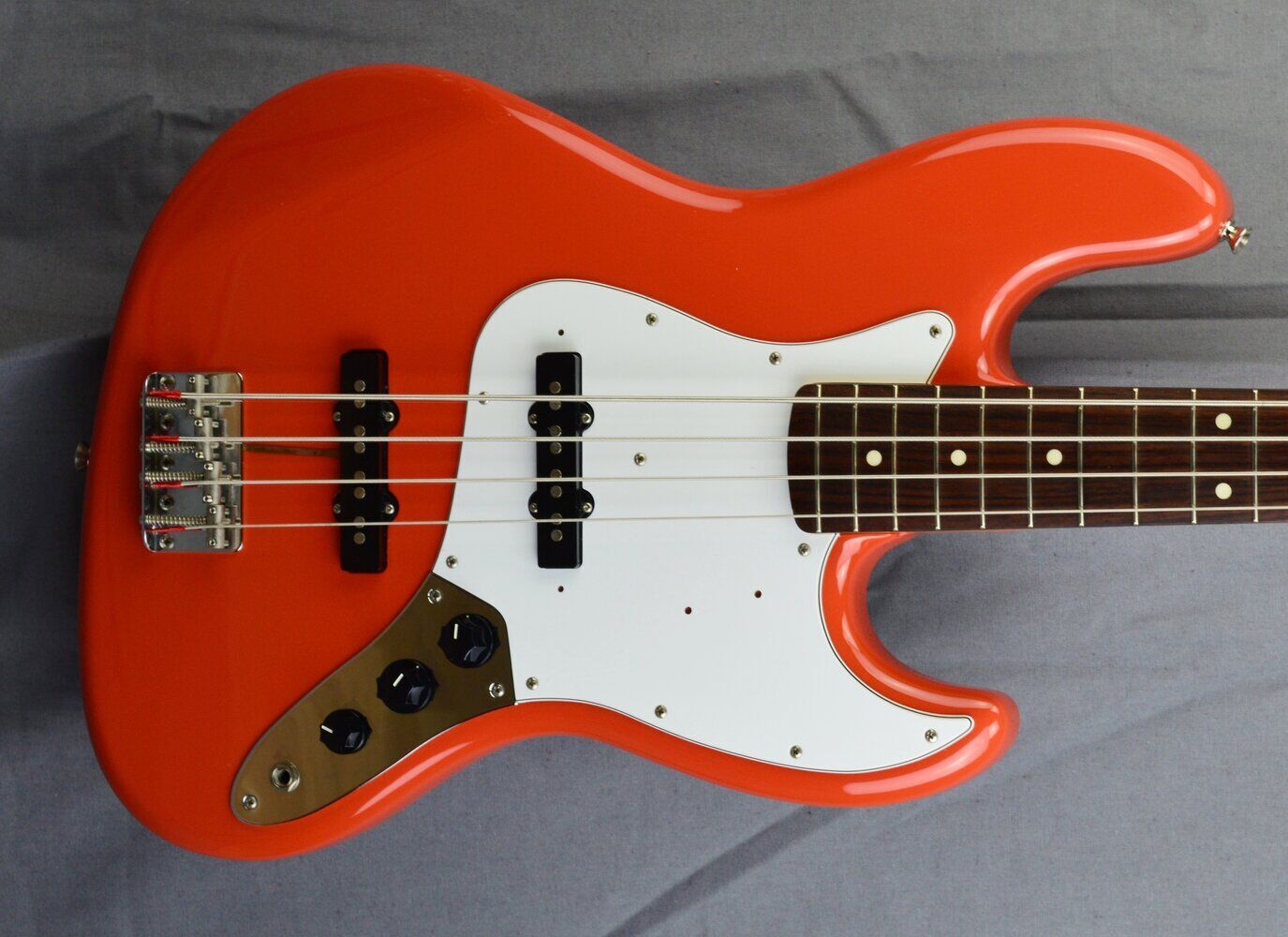 fender-jazz-bass-5415514